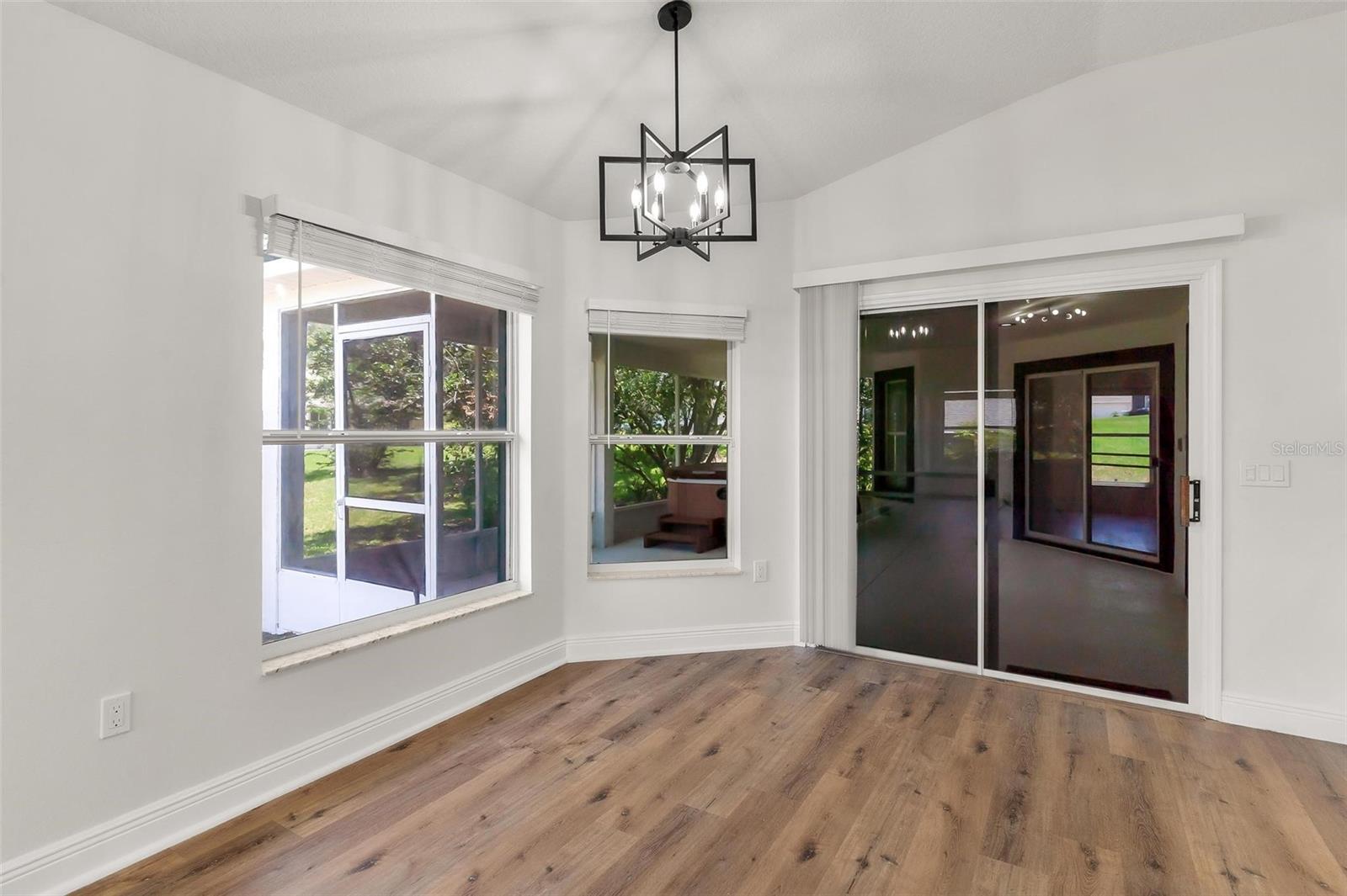 Image 23 of 47 For 39634 Harbor Hills Boulevard