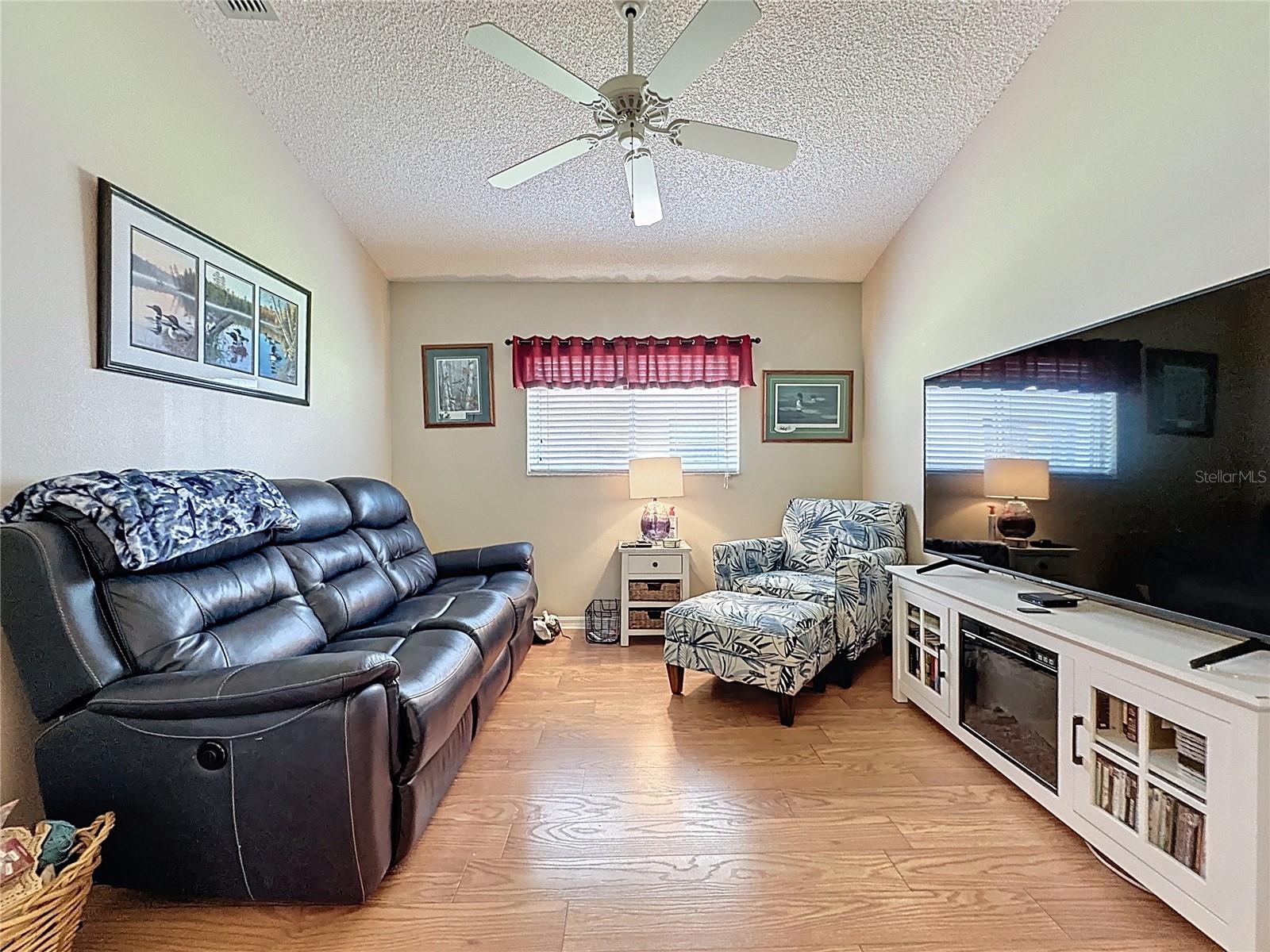 Image 19 of 69 For 3706 Doune Way