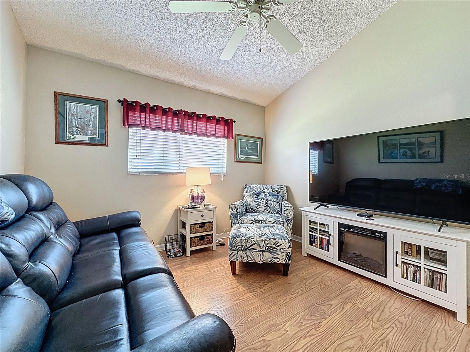 Image 20 of 69 For 3706 Doune Way