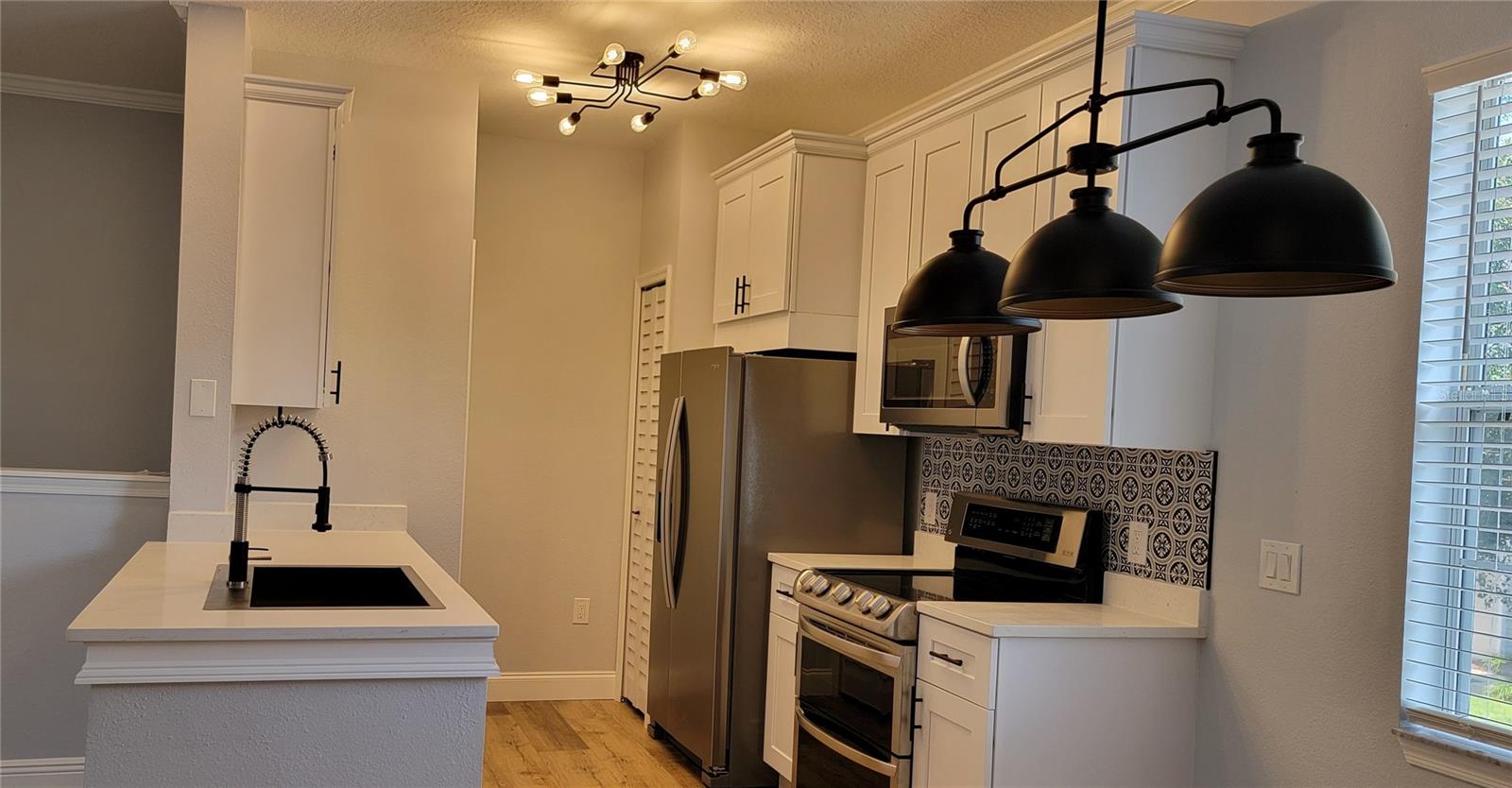 Image 11 of 39 For 213 Southern Pecan Circle 101