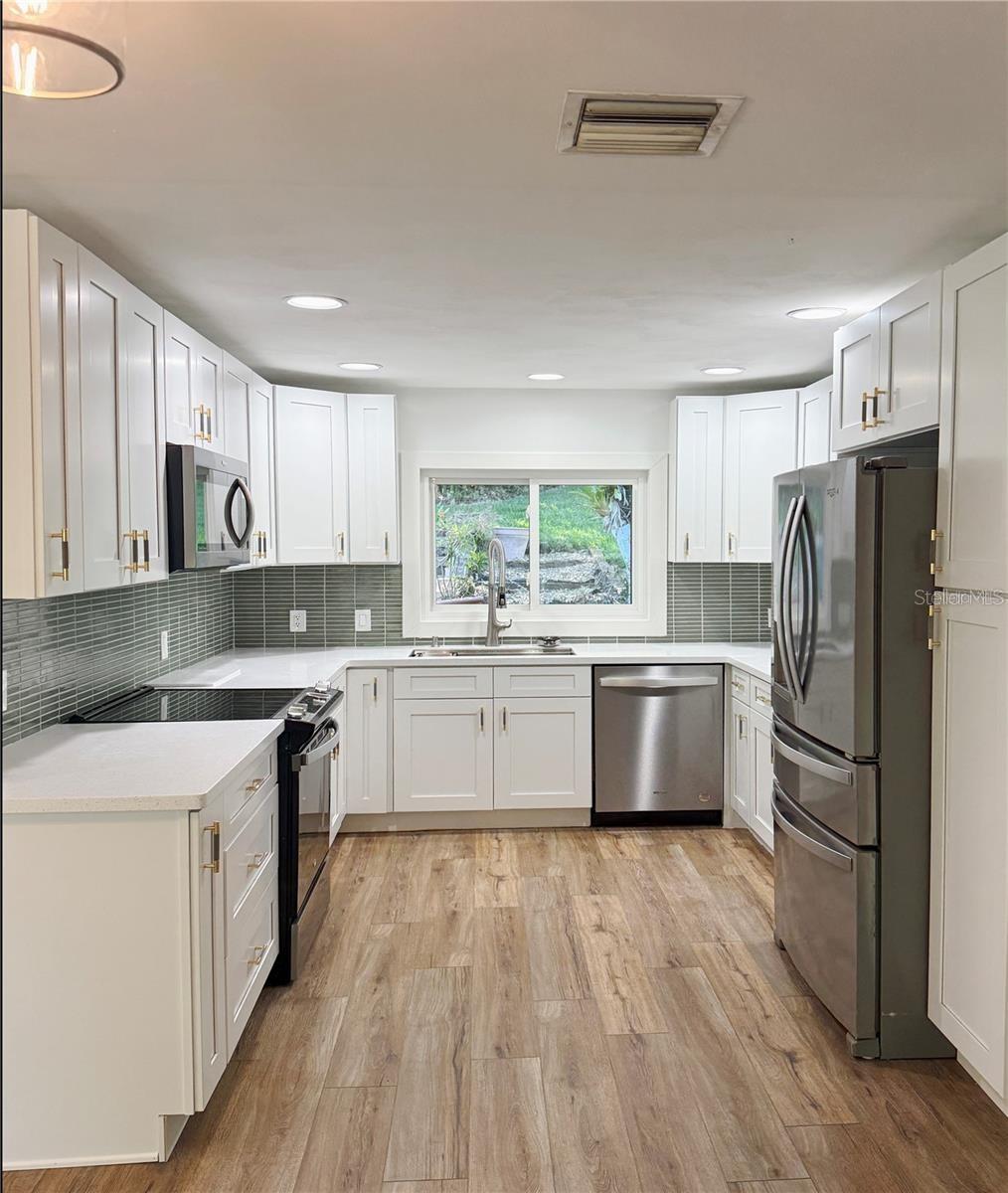 Image 3 of 17 For 1765 Hilltop Drive