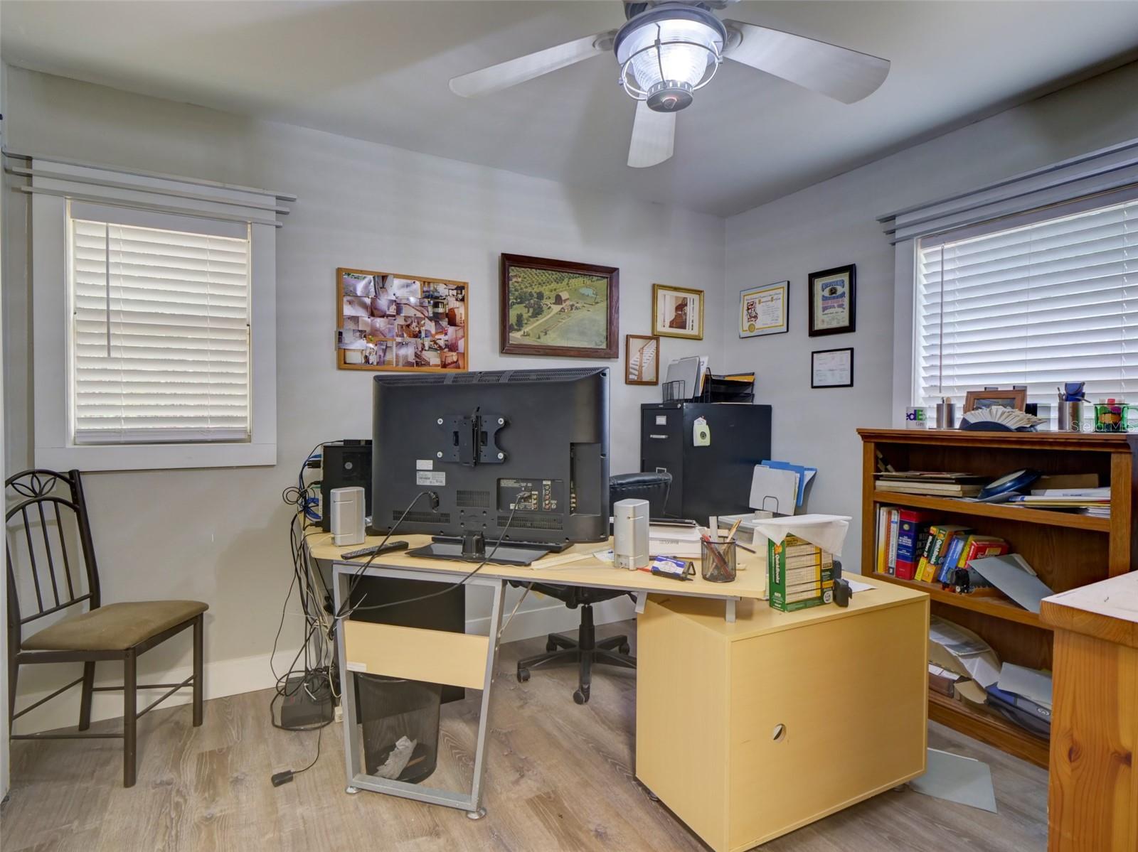 Image 17 of 36 For 37149 Grays Airport