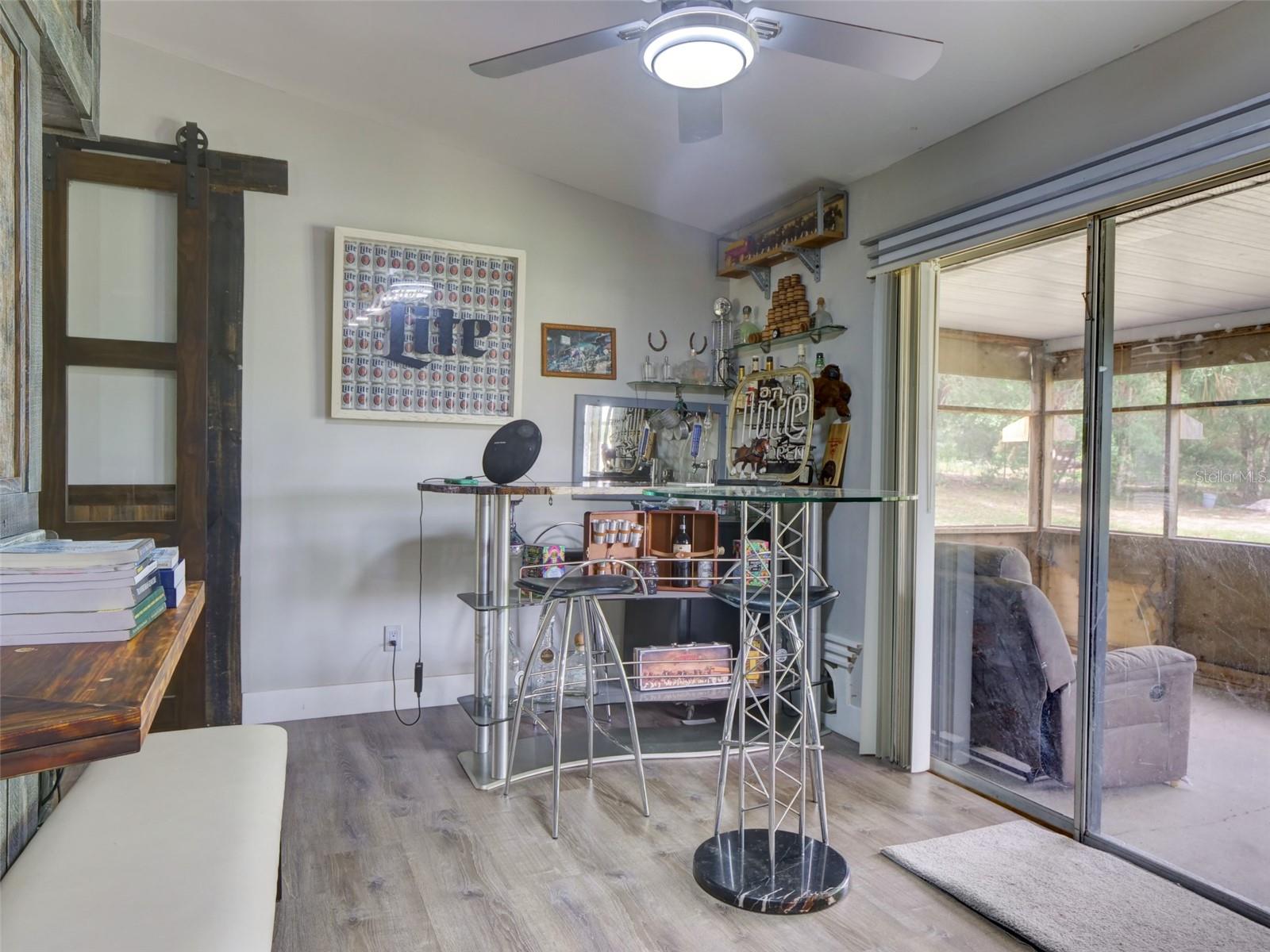 Image 18 of 36 For 37149 Grays Airport