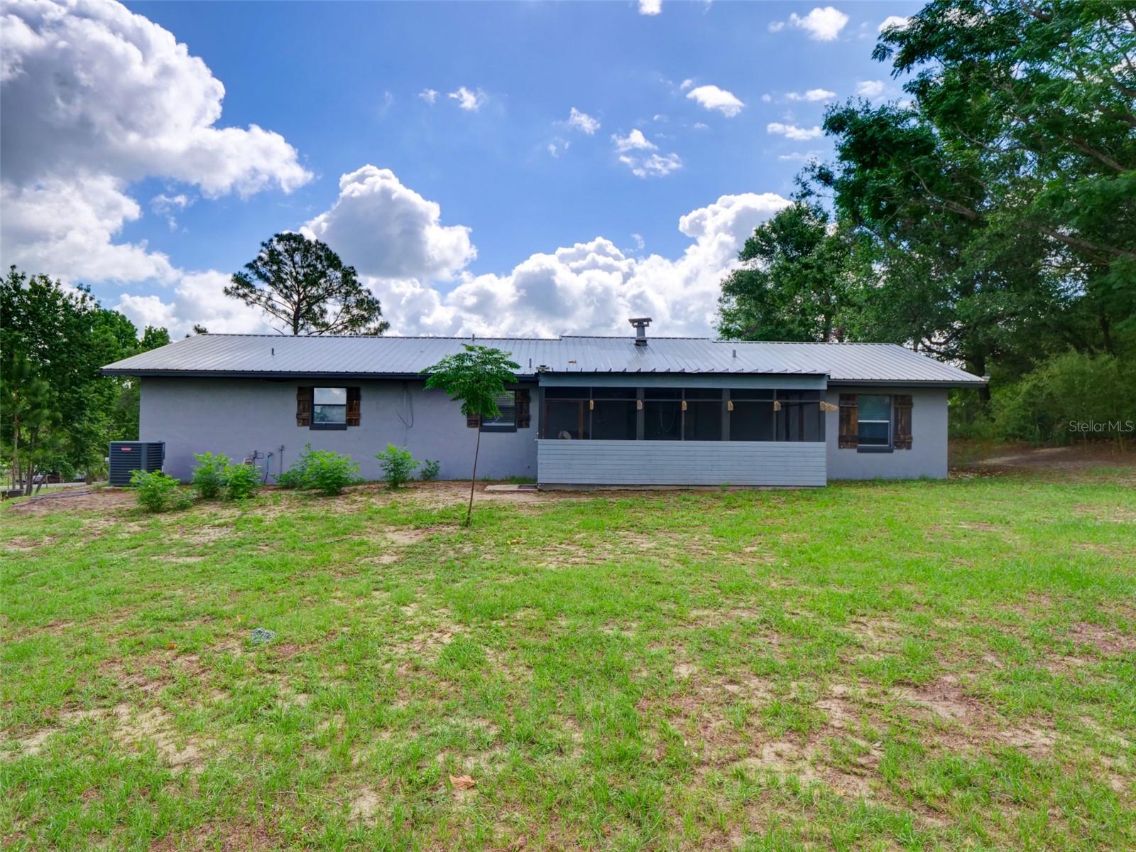 Image 24 of 36 For 37149 Grays Airport