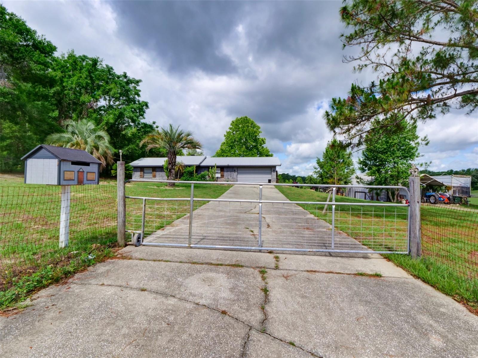 Image 28 of 36 For 37149 Grays Airport