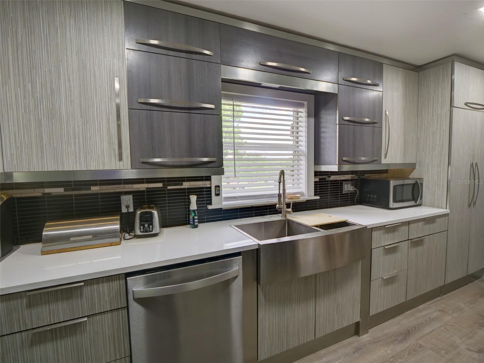 Image 8 of 36 For 37149 Grays Airport