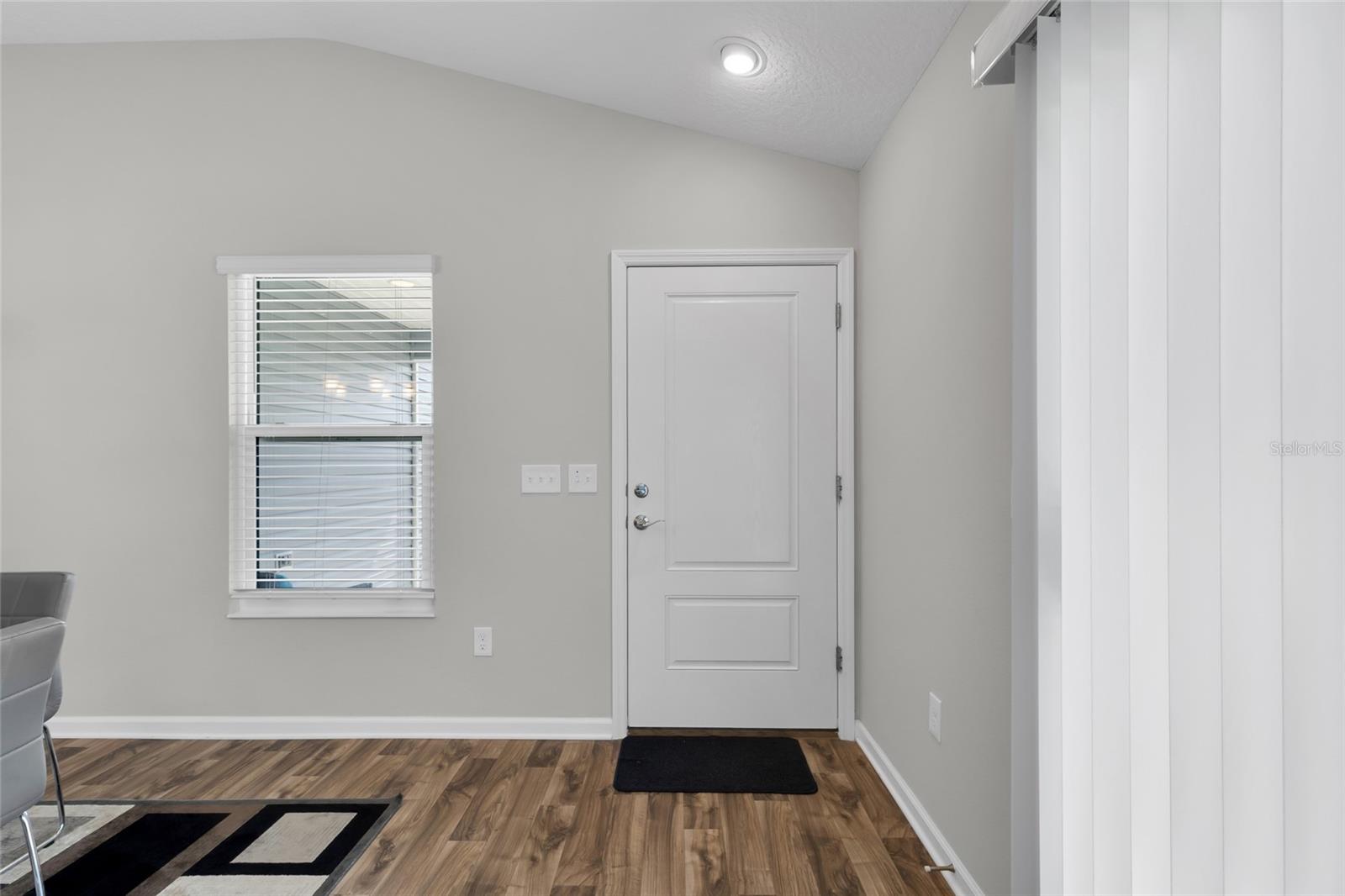 Image 10 of 27 For 3984 Kanawha Place