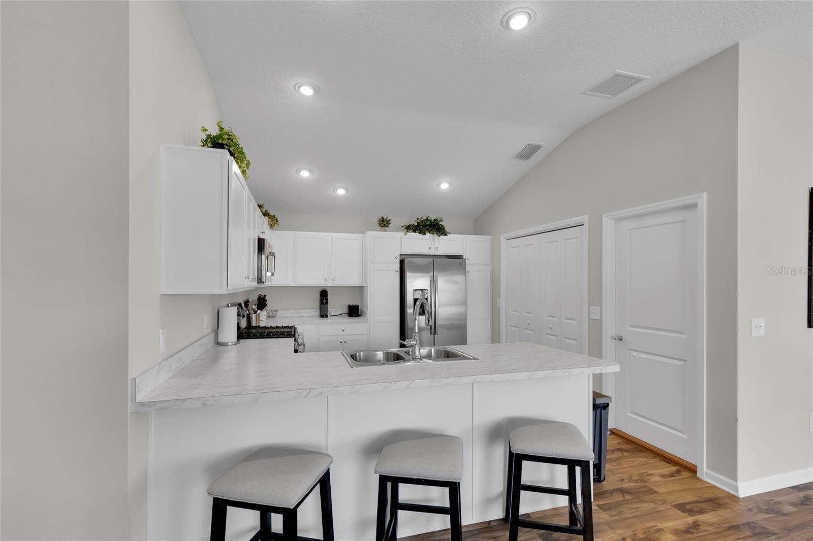 Image 17 of 27 For 3984 Kanawha Place