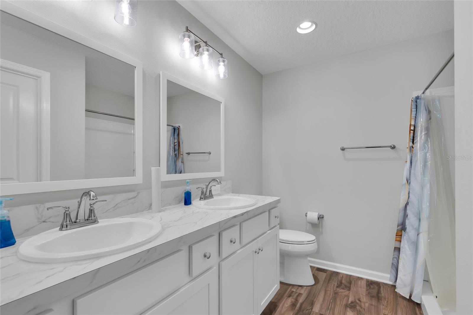 Image 21 of 27 For 3984 Kanawha Place