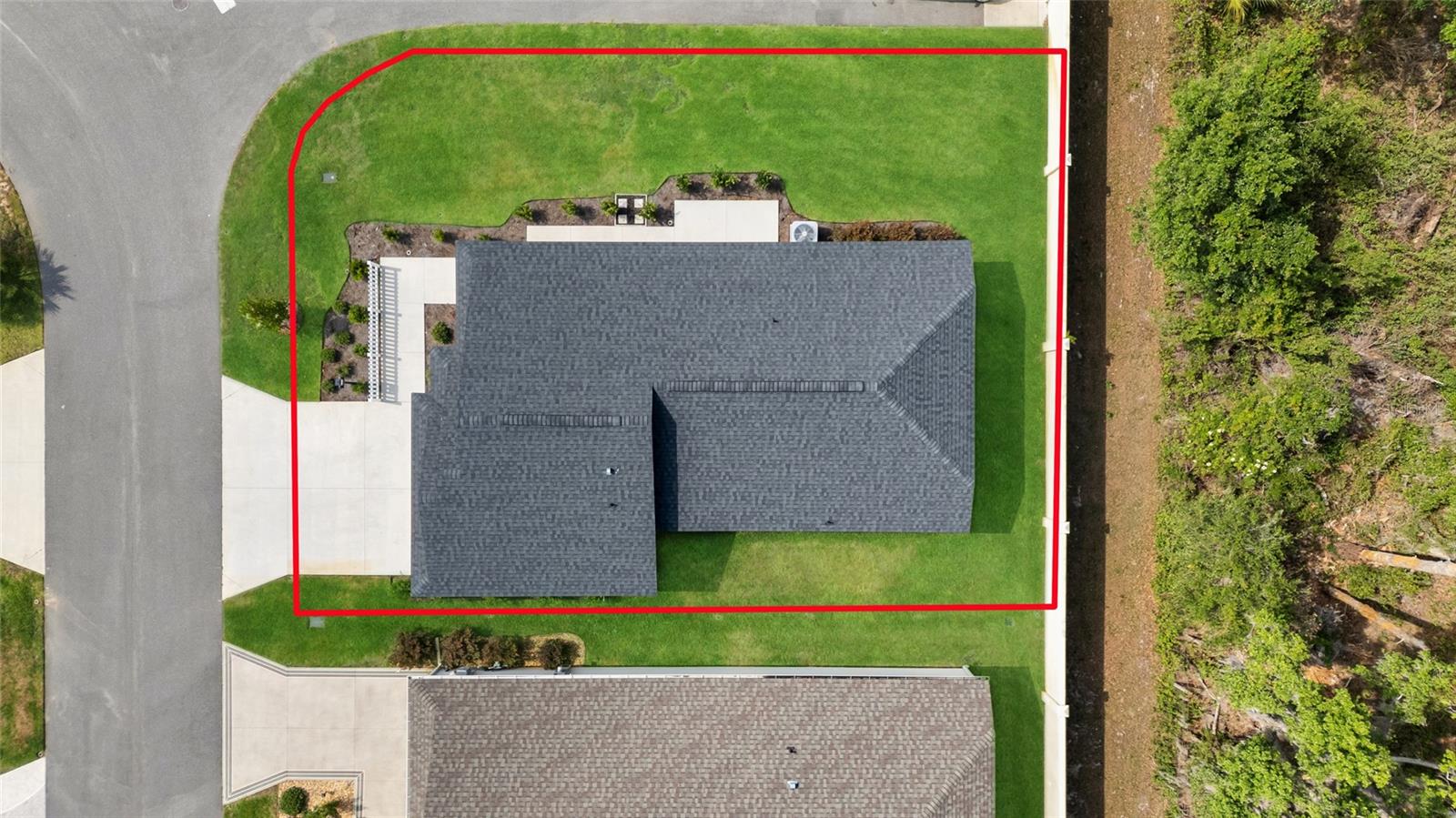 Image 4 of 27 For 3984 Kanawha Place