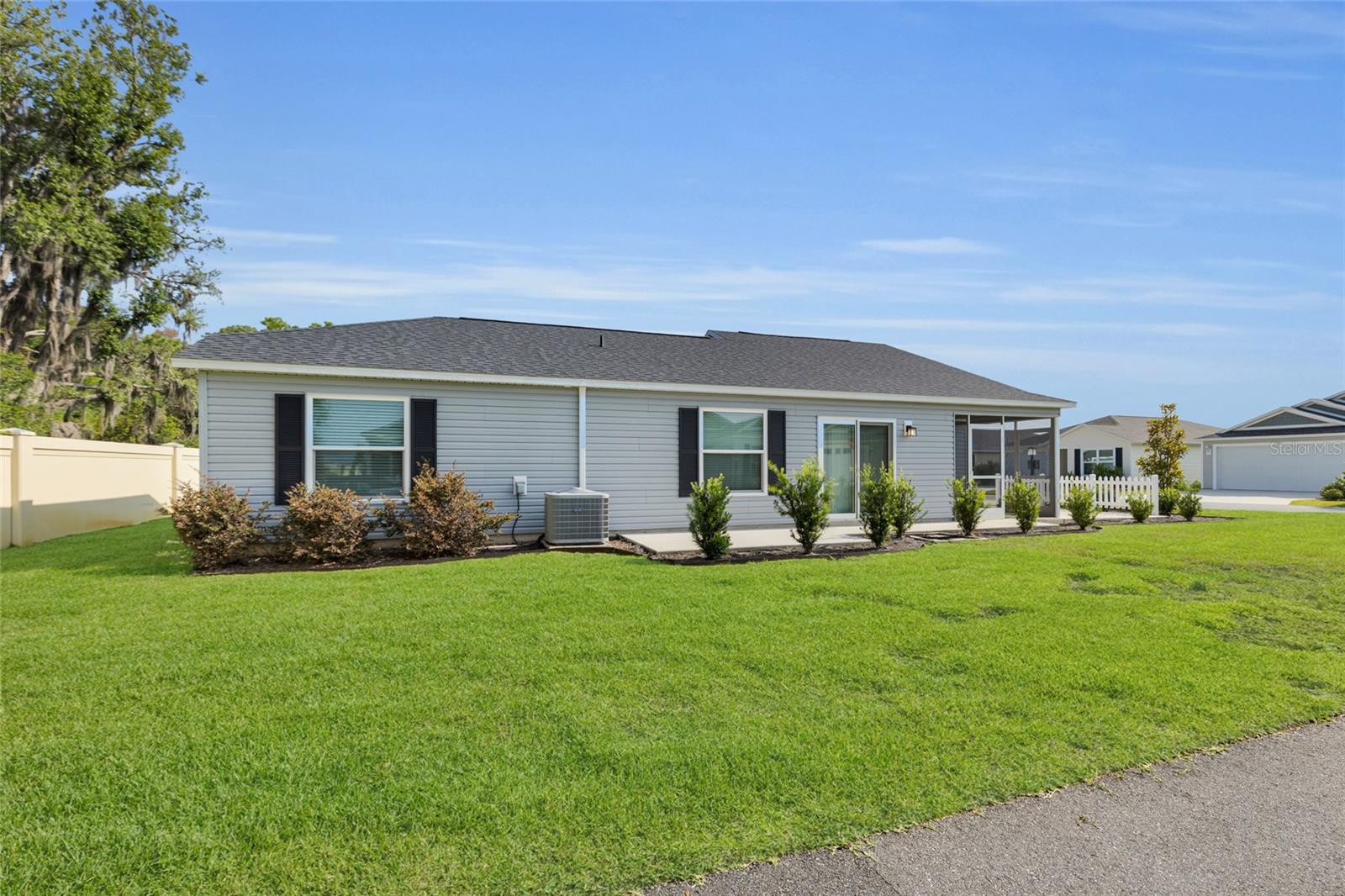 Image 8 of 27 For 3984 Kanawha Place