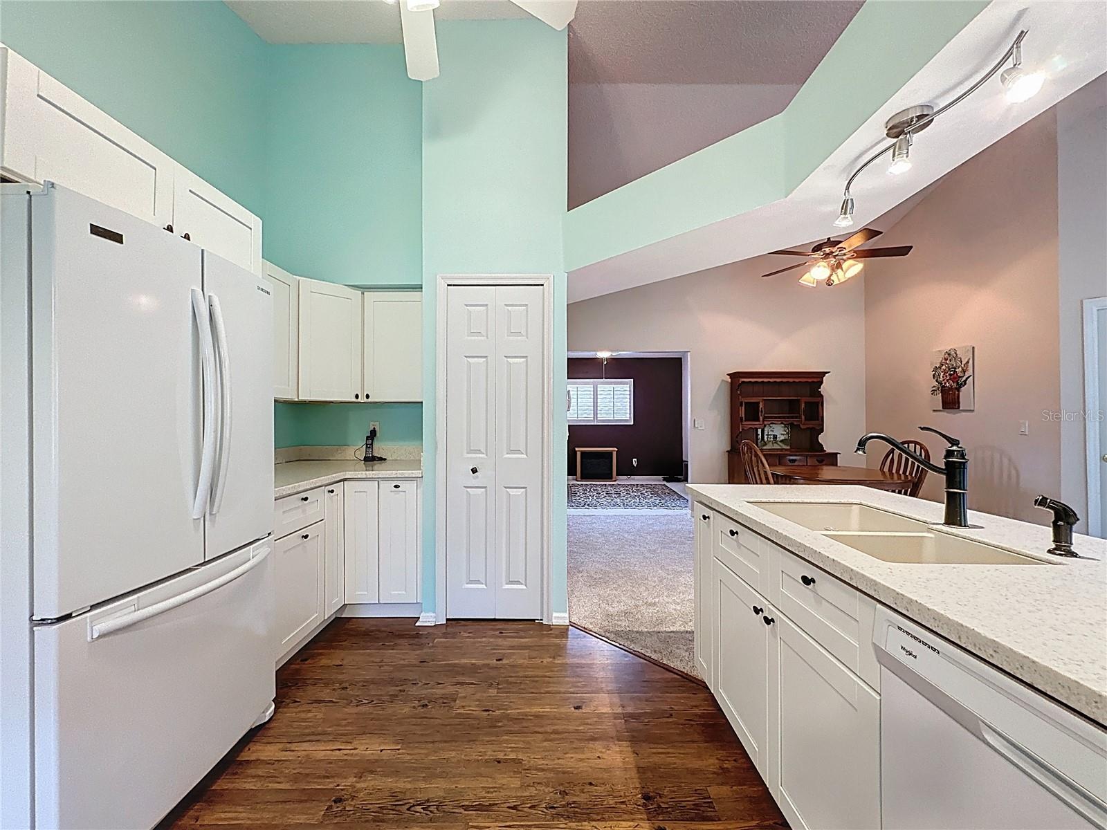 Image 19 of 80 For 3525 Rollingbrook Street