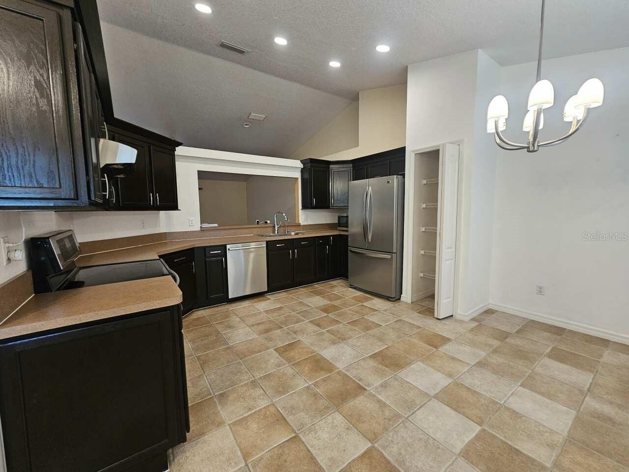 Image 4 of 10 For 9847 Crenshaw Circle