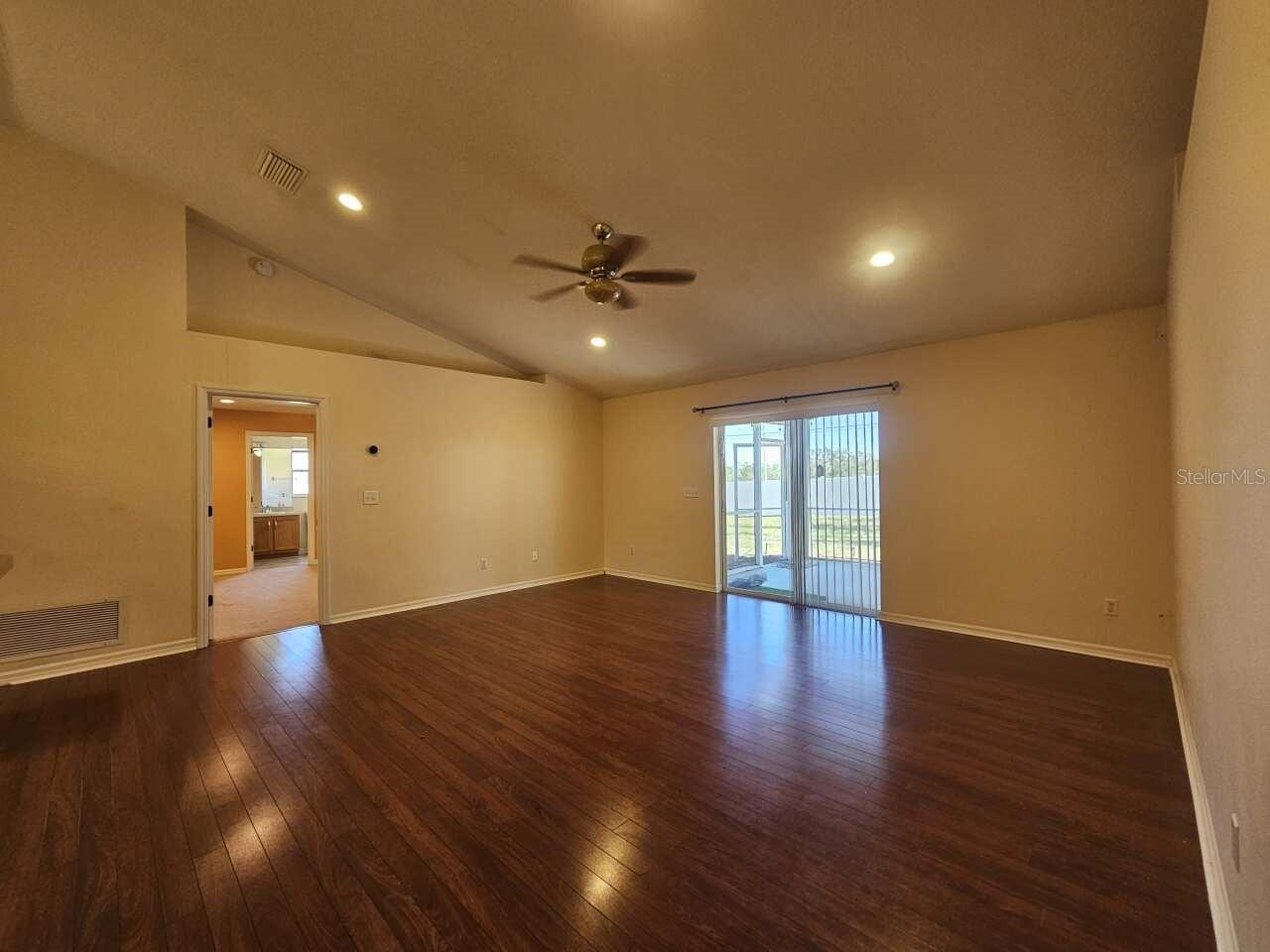 Image 5 of 10 For 9847 Crenshaw Circle