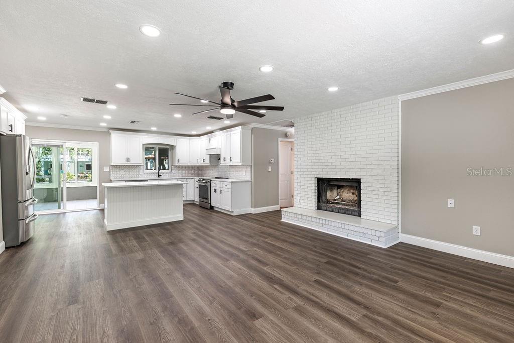 Image 13 of 46 For 6806 Holly Oak Point