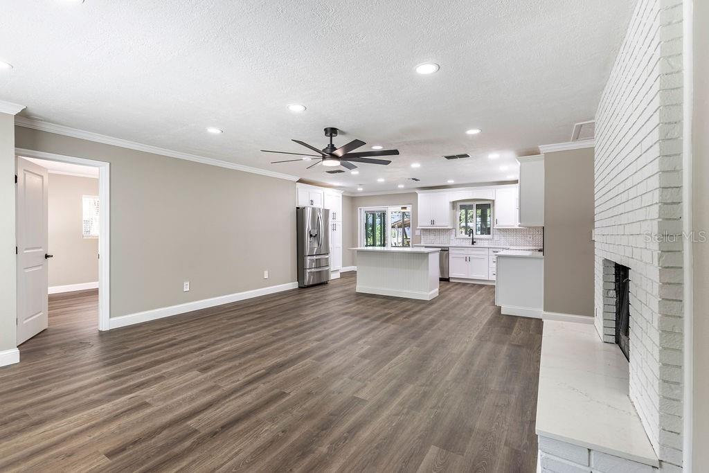 Image 14 of 46 For 6806 Holly Oak Point