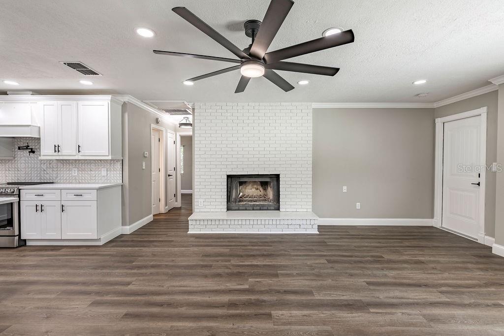 Image 15 of 46 For 6806 Holly Oak Point