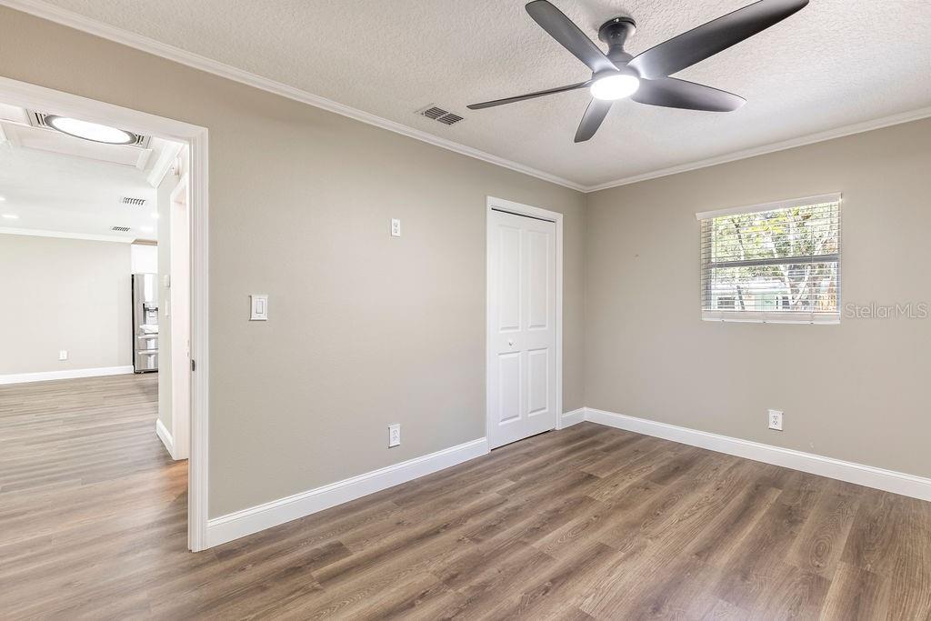 Image 22 of 46 For 6806 Holly Oak Point