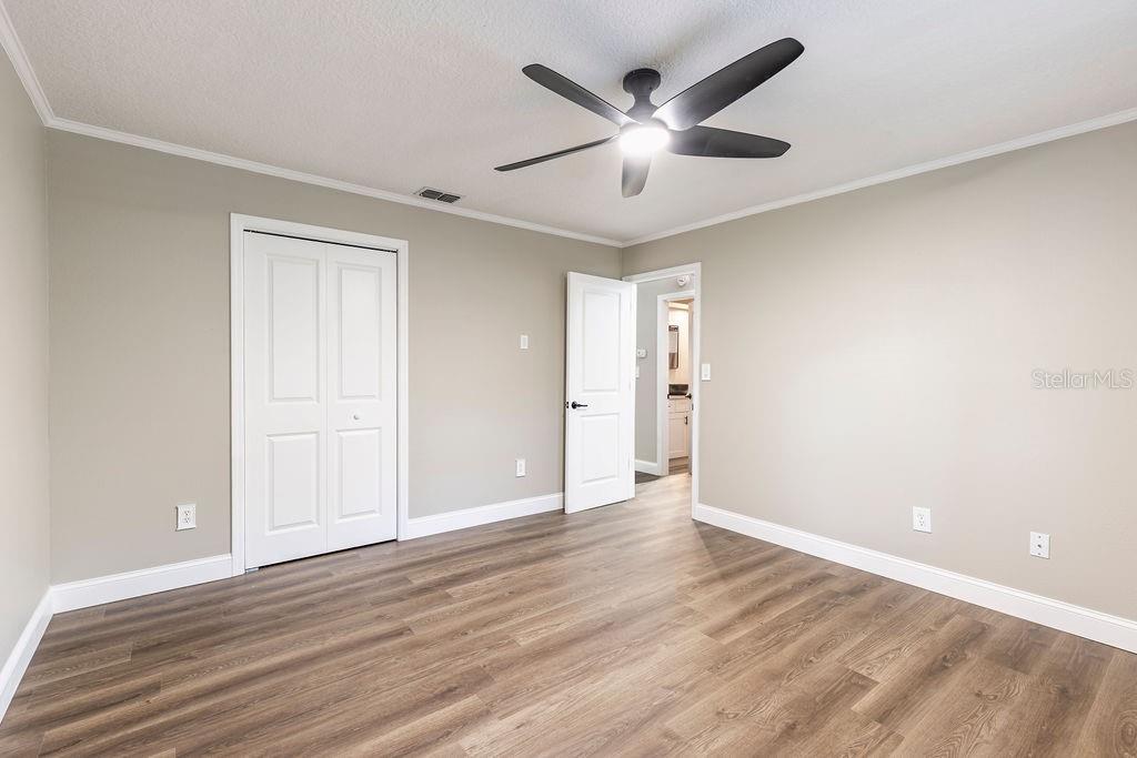 Image 24 of 46 For 6806 Holly Oak Point