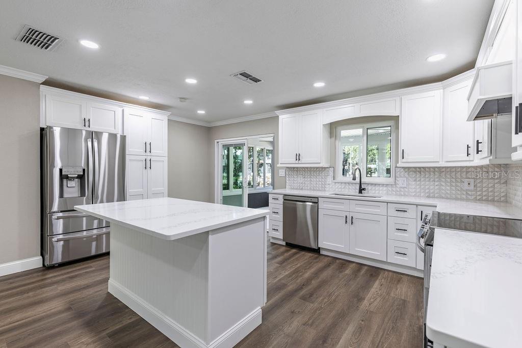Image 27 of 46 For 6806 Holly Oak Point