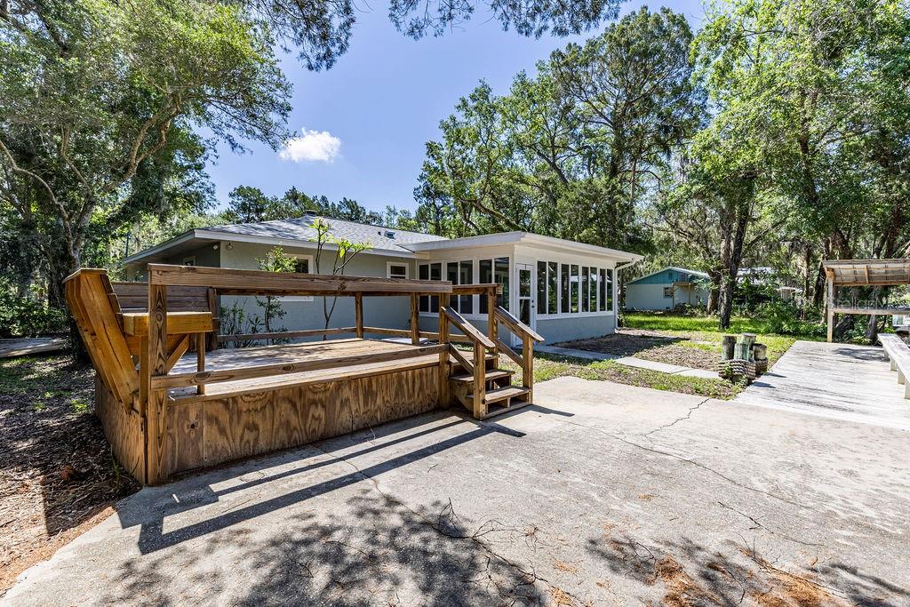Image 33 of 46 For 6806 Holly Oak Point