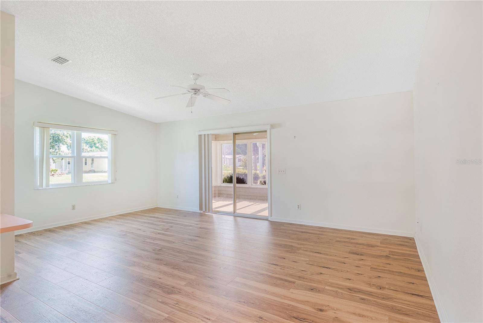 Image 13 of 33 For 1114 Paradise Drive