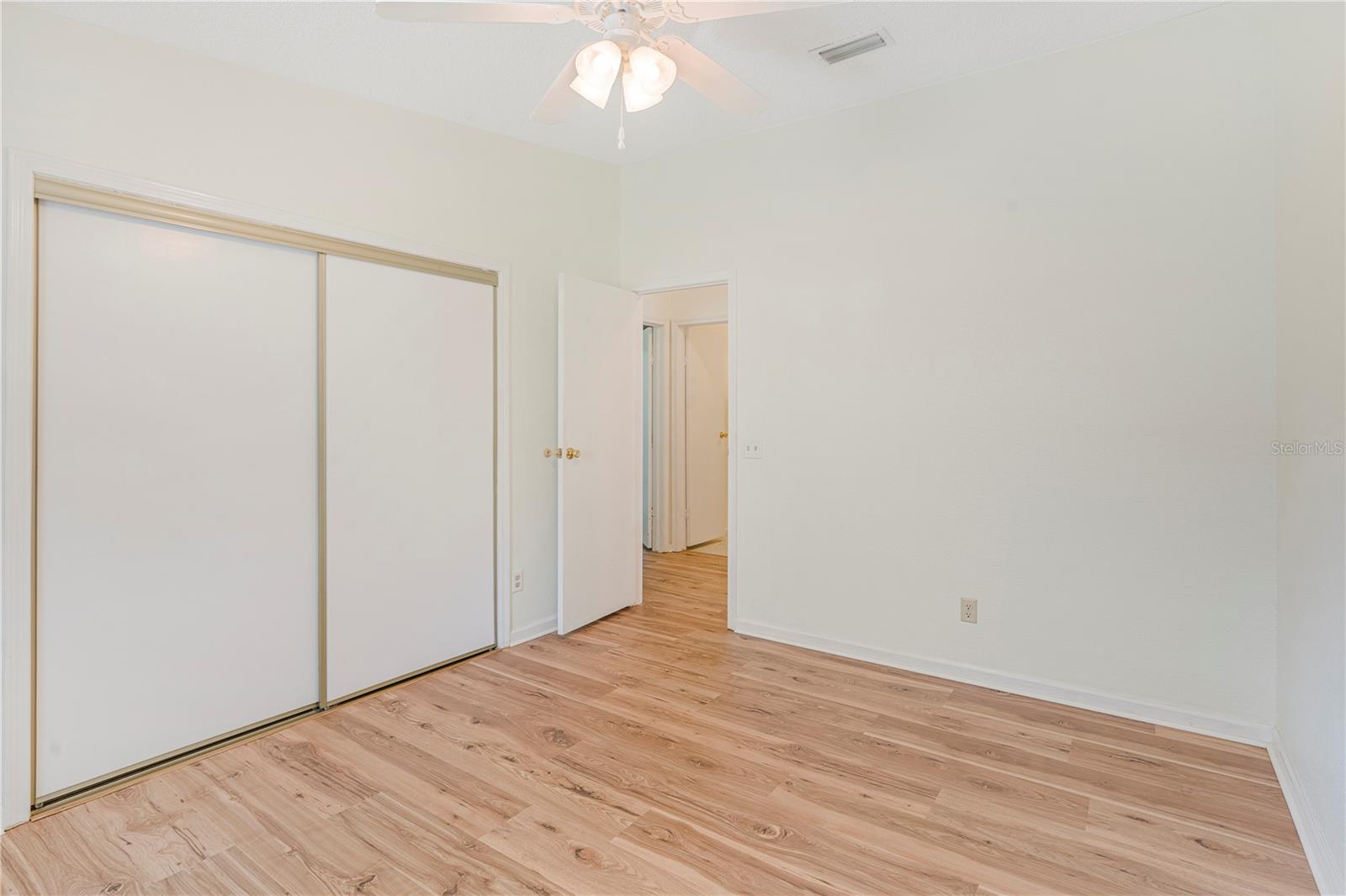 Image 21 of 33 For 1114 Paradise Drive
