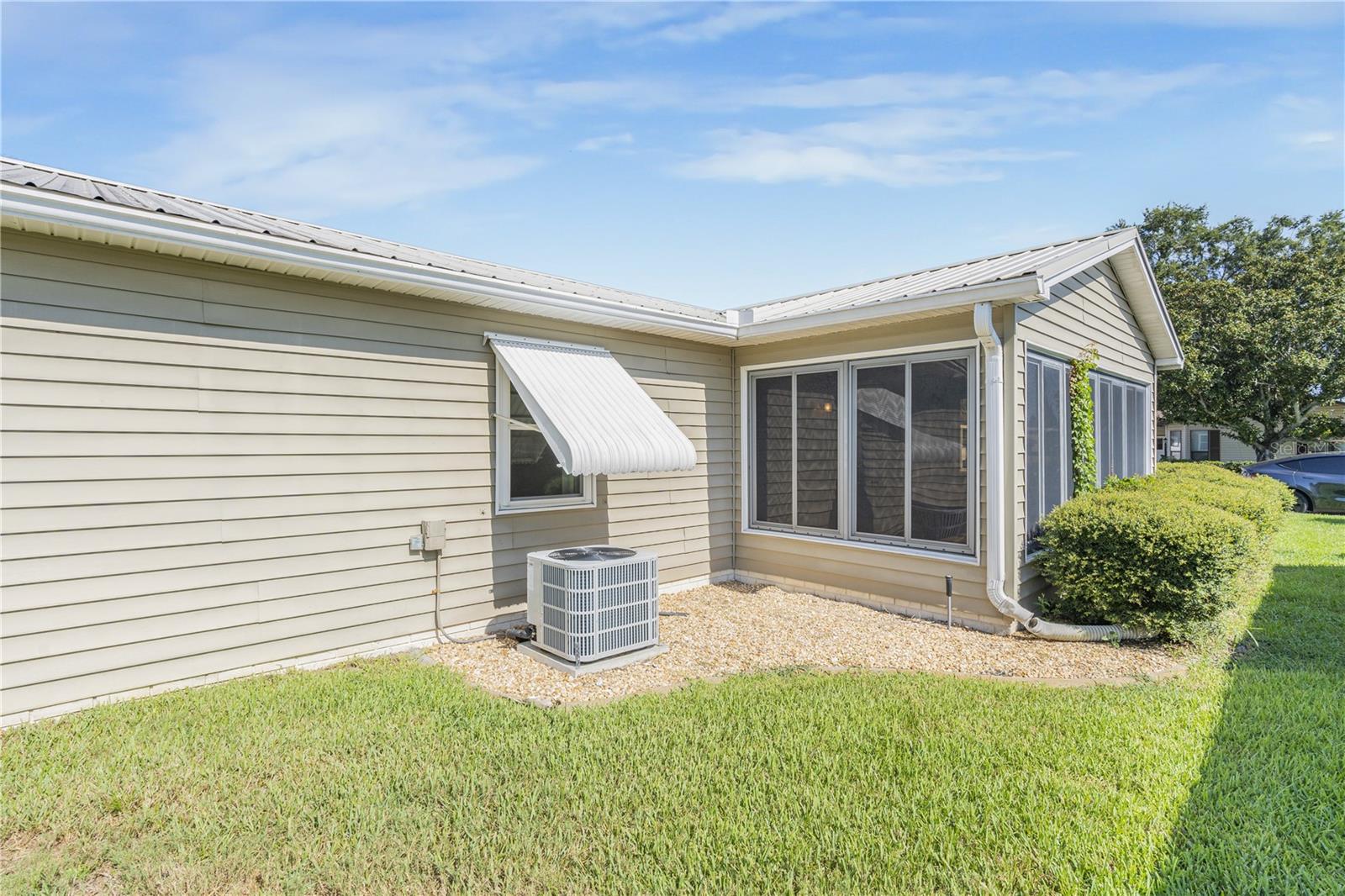 Image 4 of 33 For 1114 Paradise Drive