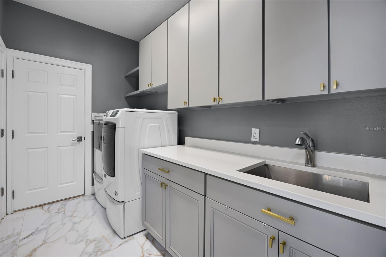 Image 16 of 59 For 12833 Hyland Lane