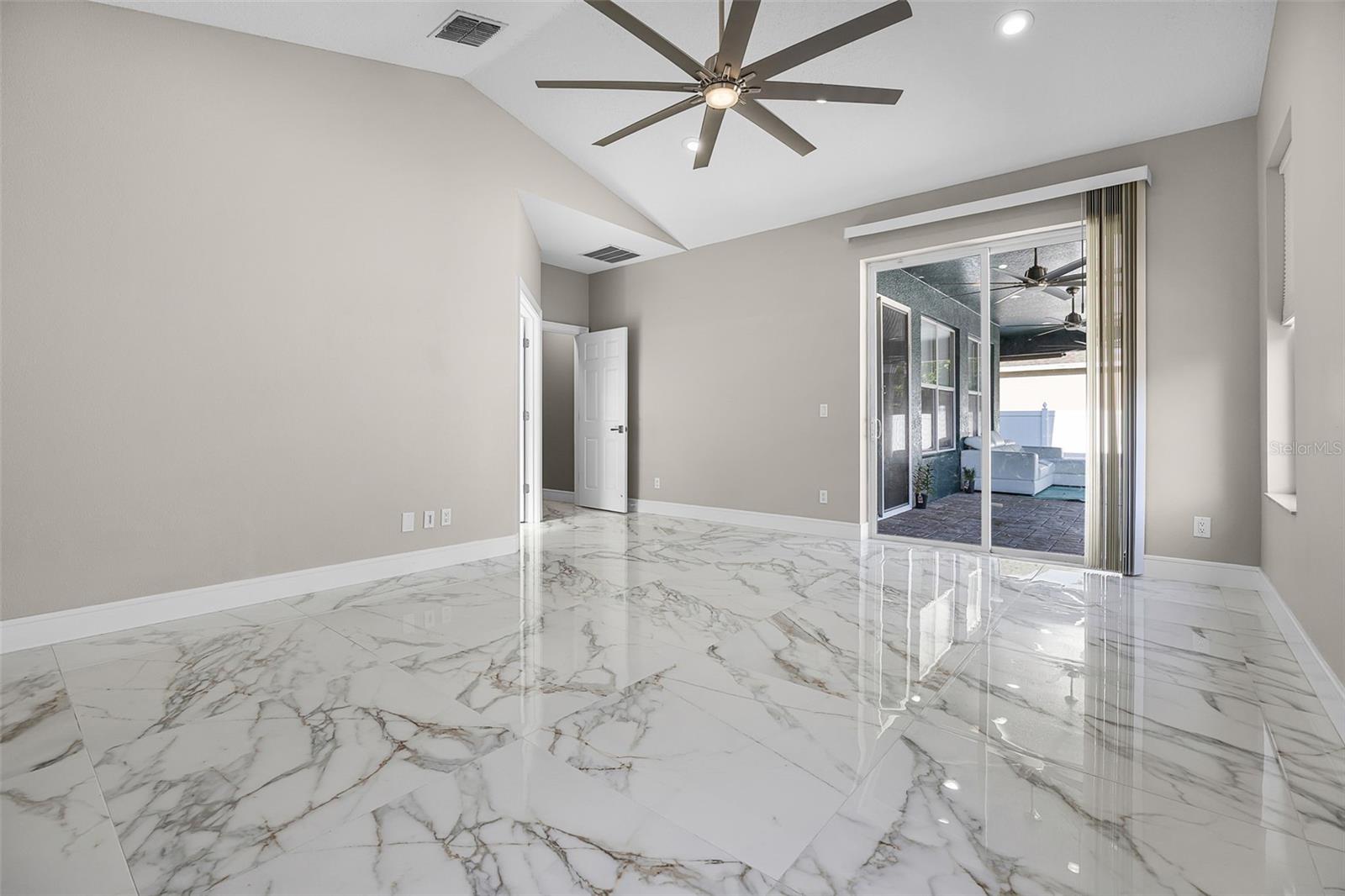 Image 18 of 59 For 12833 Hyland Lane