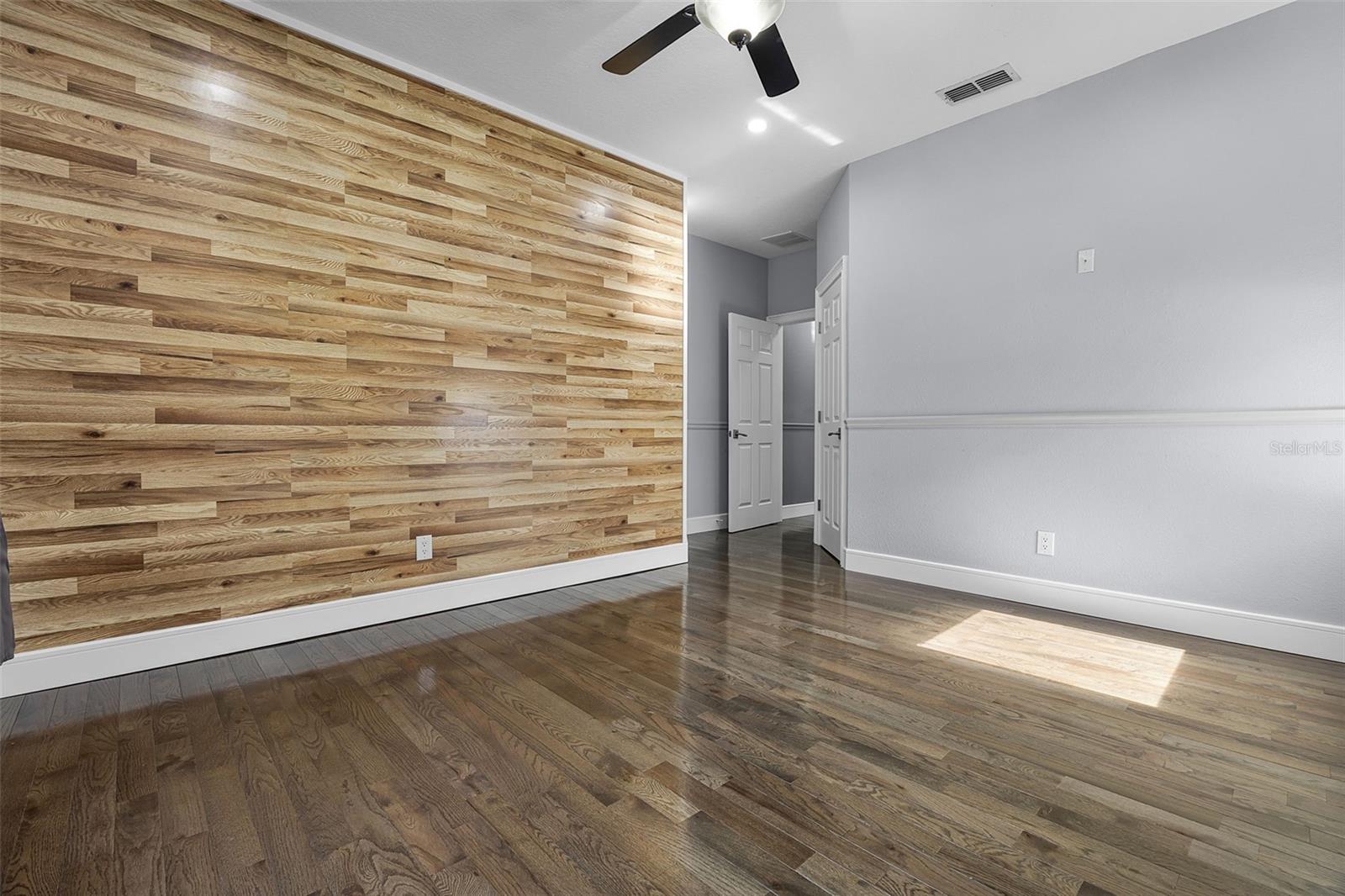 Image 37 of 59 For 12833 Hyland Lane
