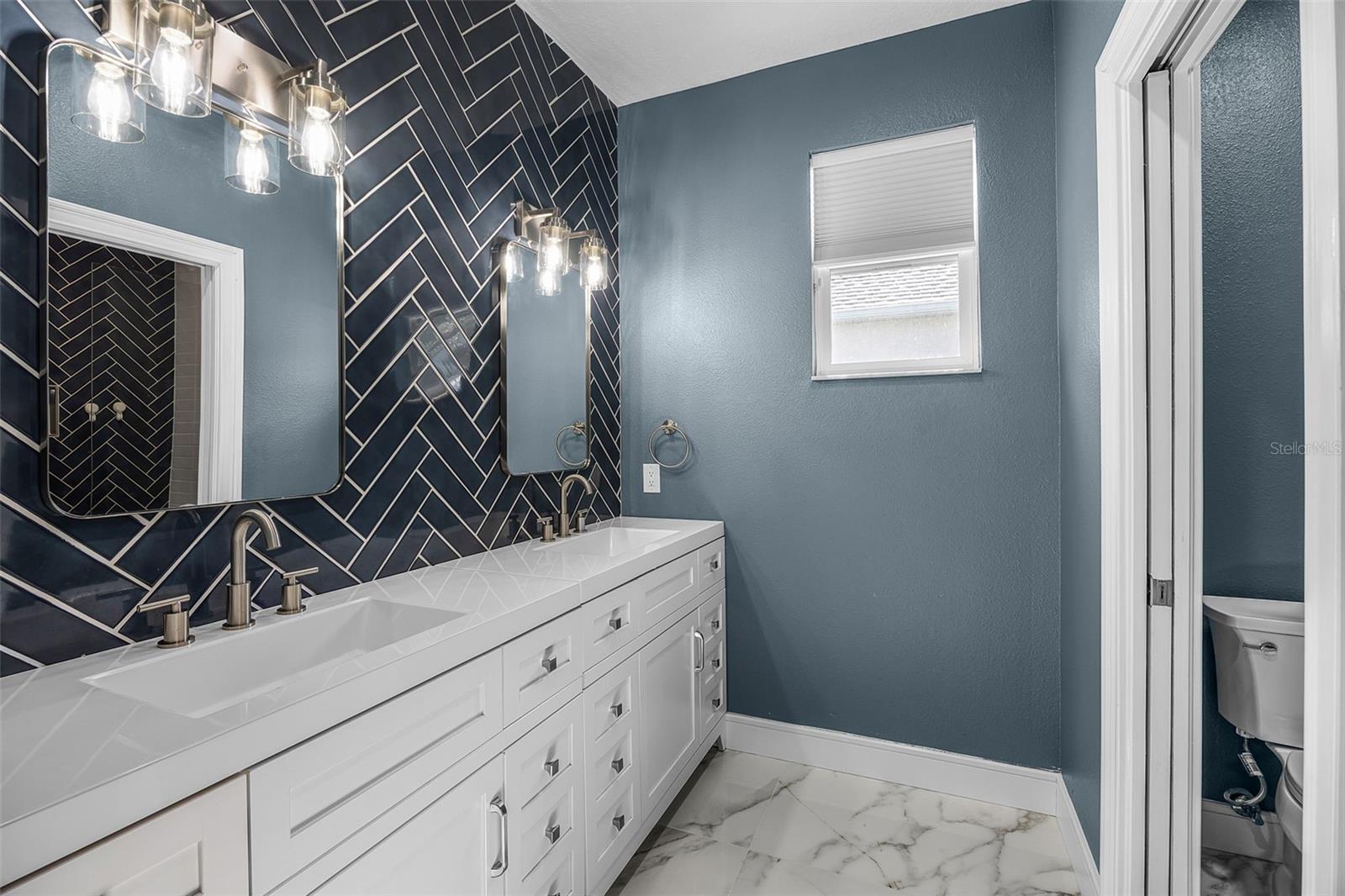 Image 38 of 59 For 12833 Hyland Lane