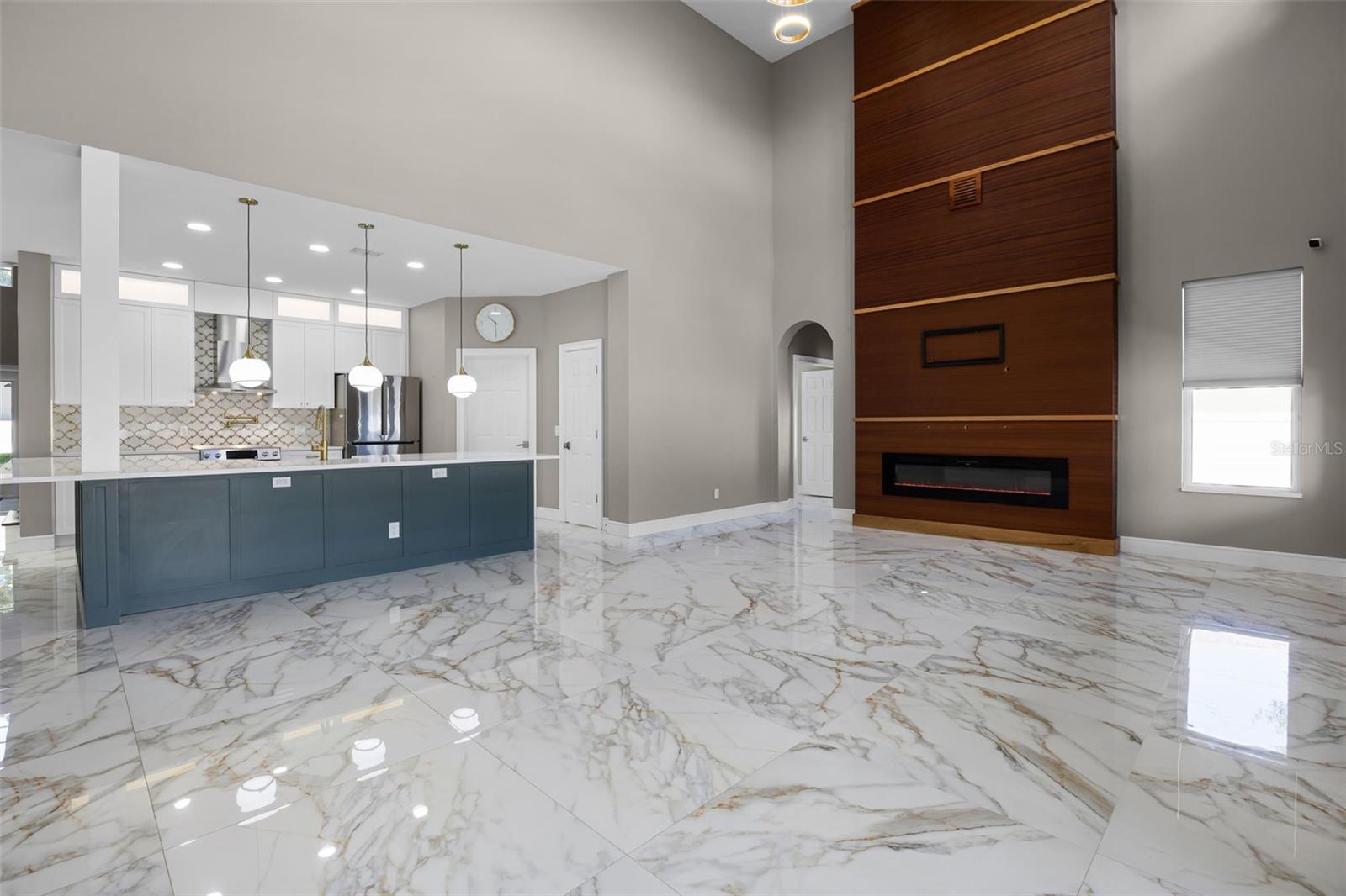 Image 7 of 59 For 12833 Hyland Lane