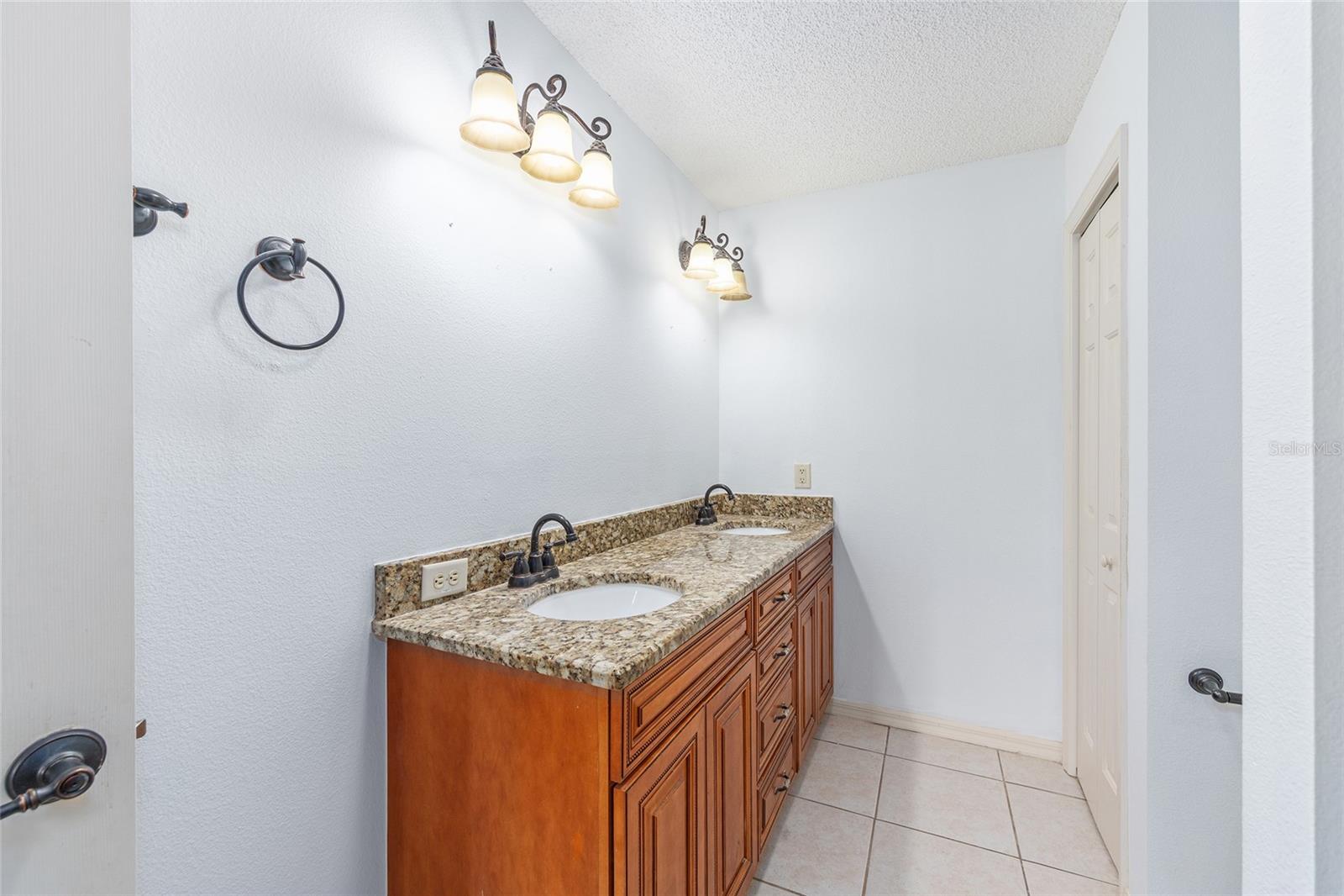 Image 23 of 42 For 17068 96th Chapelwood Circle