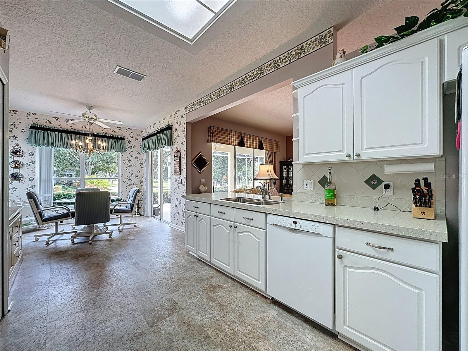 Image 14 of 68 For 2415 Twickingham Court