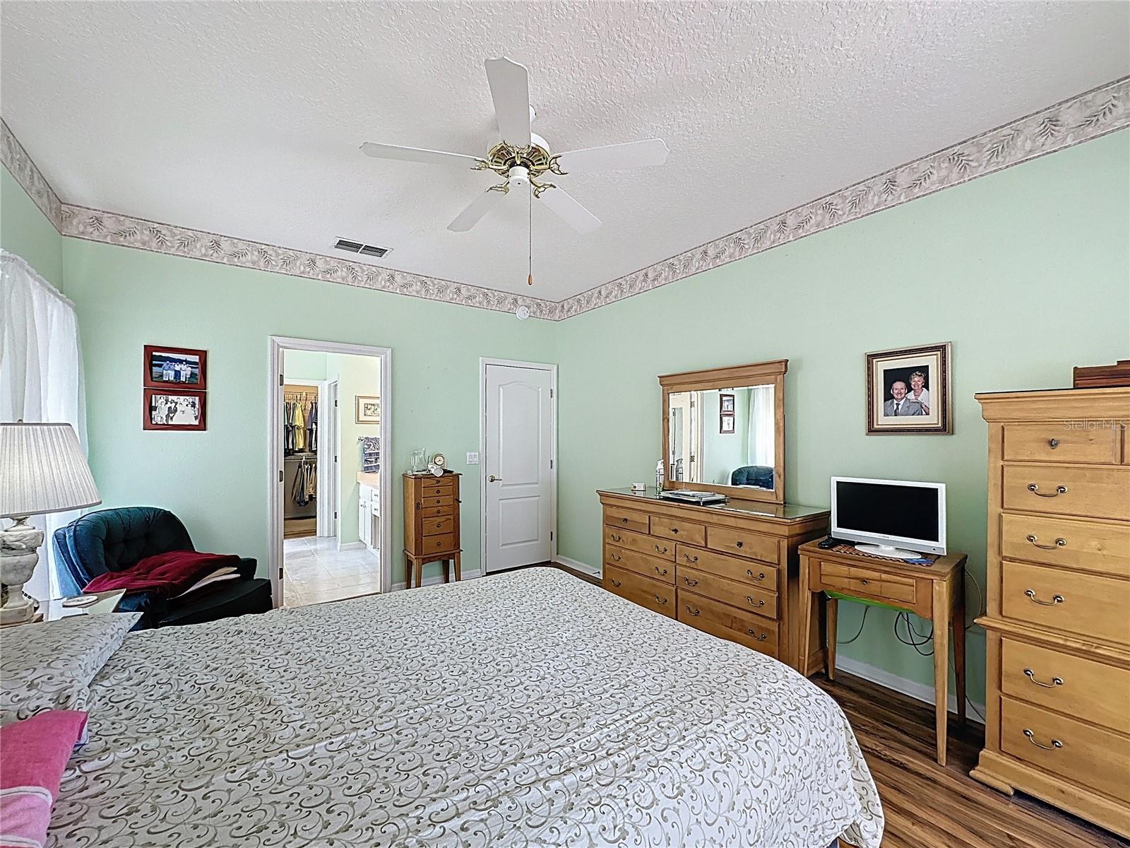 Image 18 of 68 For 2415 Twickingham Court