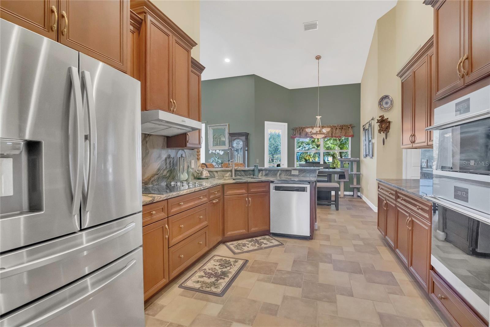 Image 15 of 41 For 7629 Lake Angelina Drive