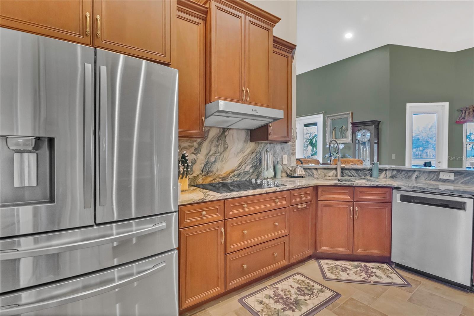 Image 16 of 41 For 7629 Lake Angelina Drive