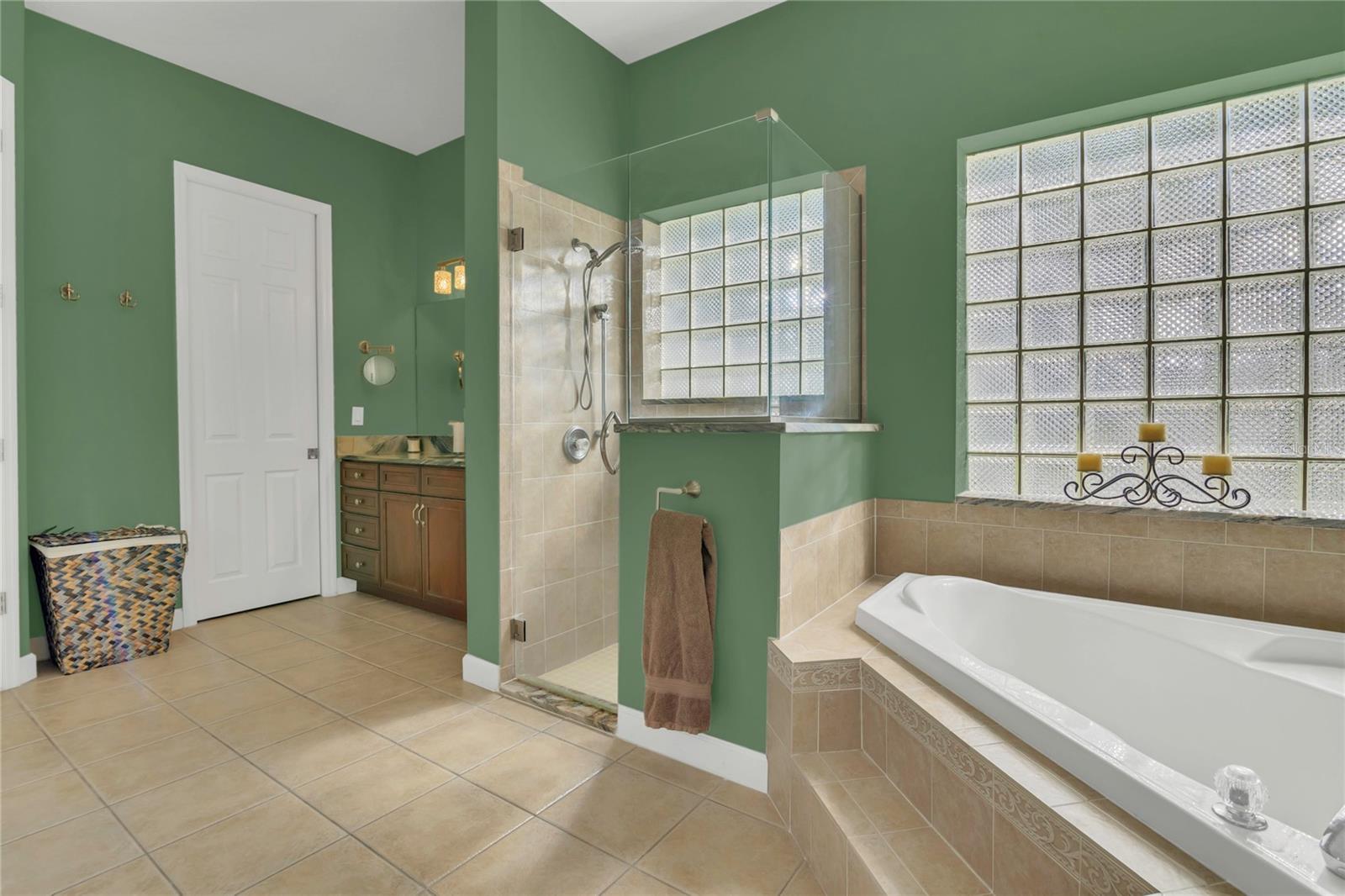 Image 27 of 41 For 7629 Lake Angelina Drive