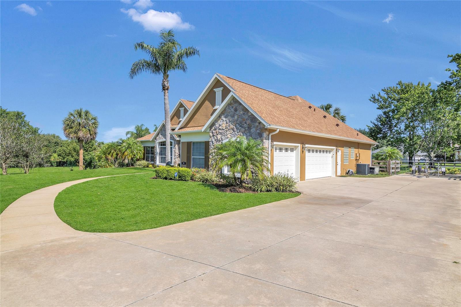 Image 3 of 41 For 7629 Lake Angelina Drive