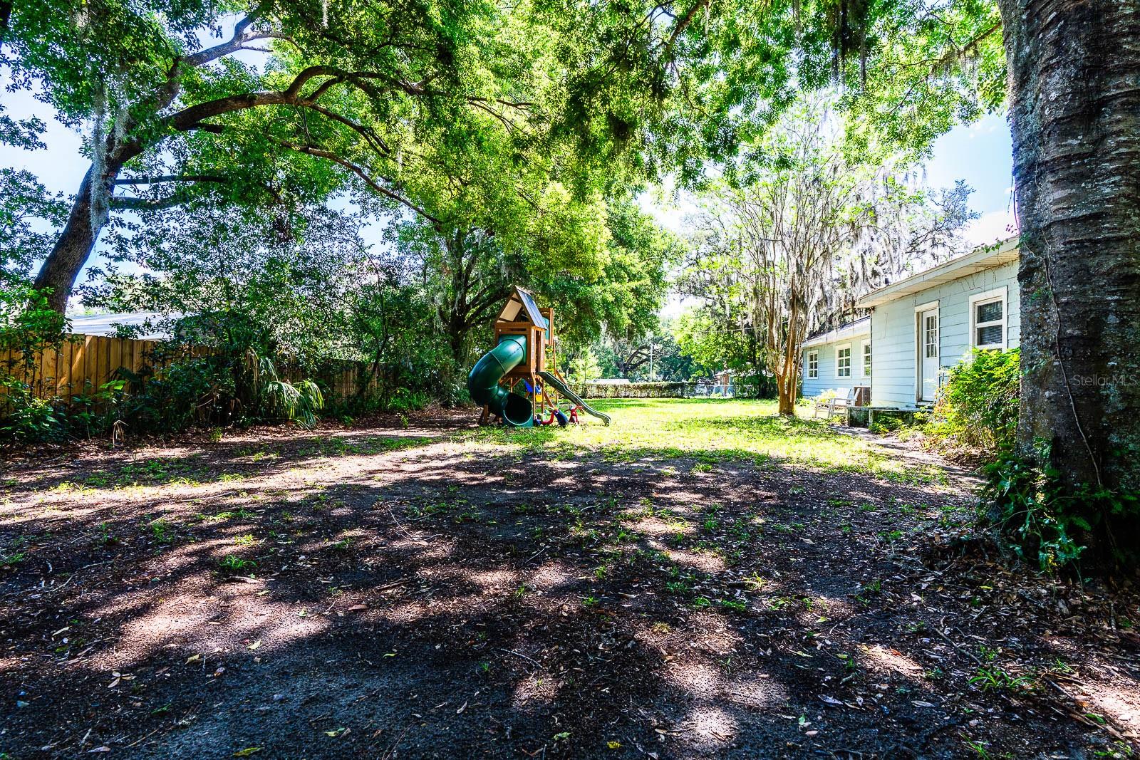 Image 28 of 30 For 513 Barwick Street