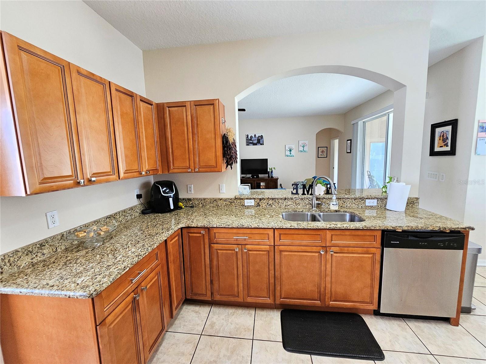 Image 9 of 30 For 718 Willett Drive