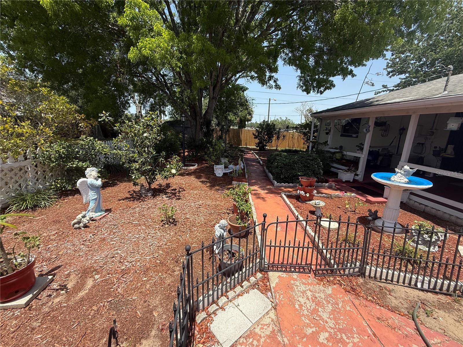 Image 25 of 31 For 603 Seminole Avenue