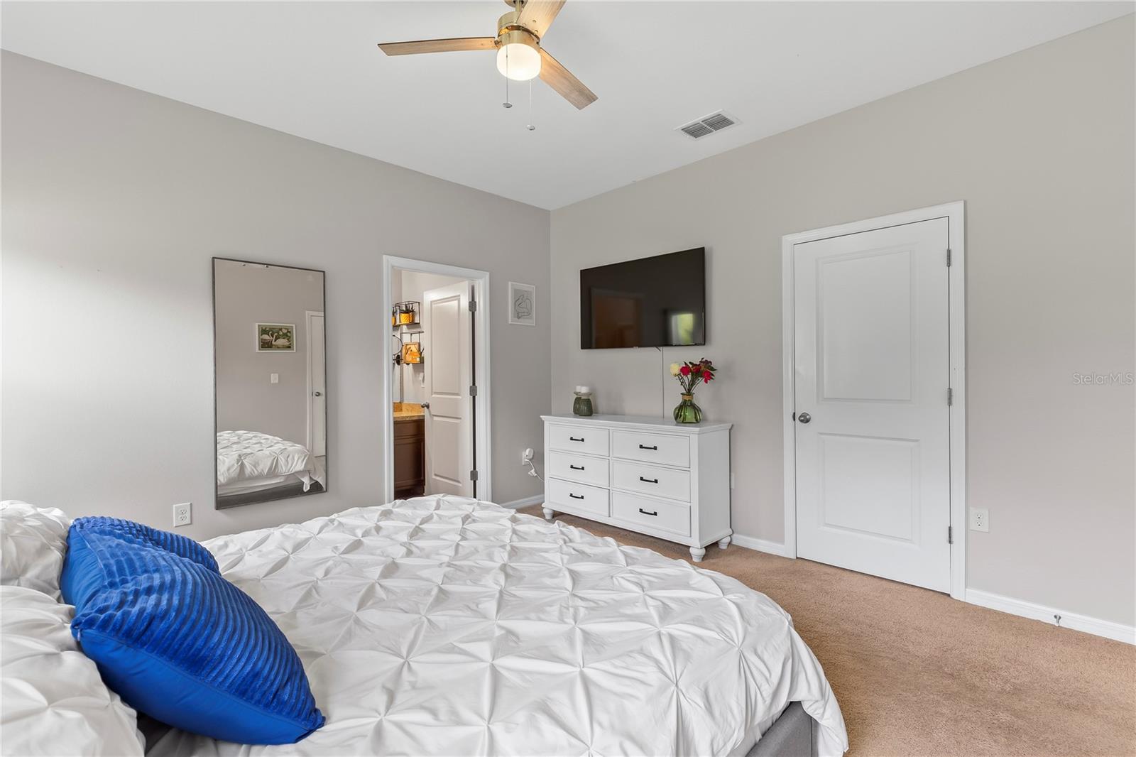 Image 23 of 31 For 3060 Neverland Drive