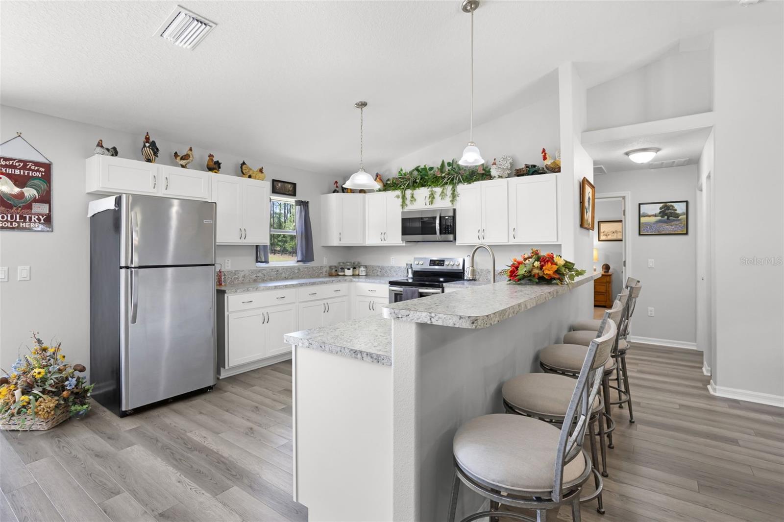 Listing photo id 8 for 12200 Gladiolus Point