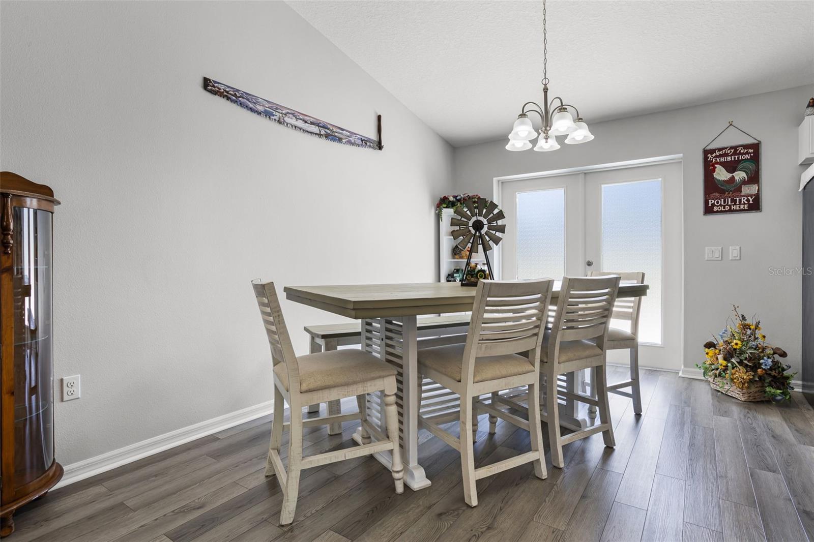 Listing photo id 13 for 12200 Gladiolus Point