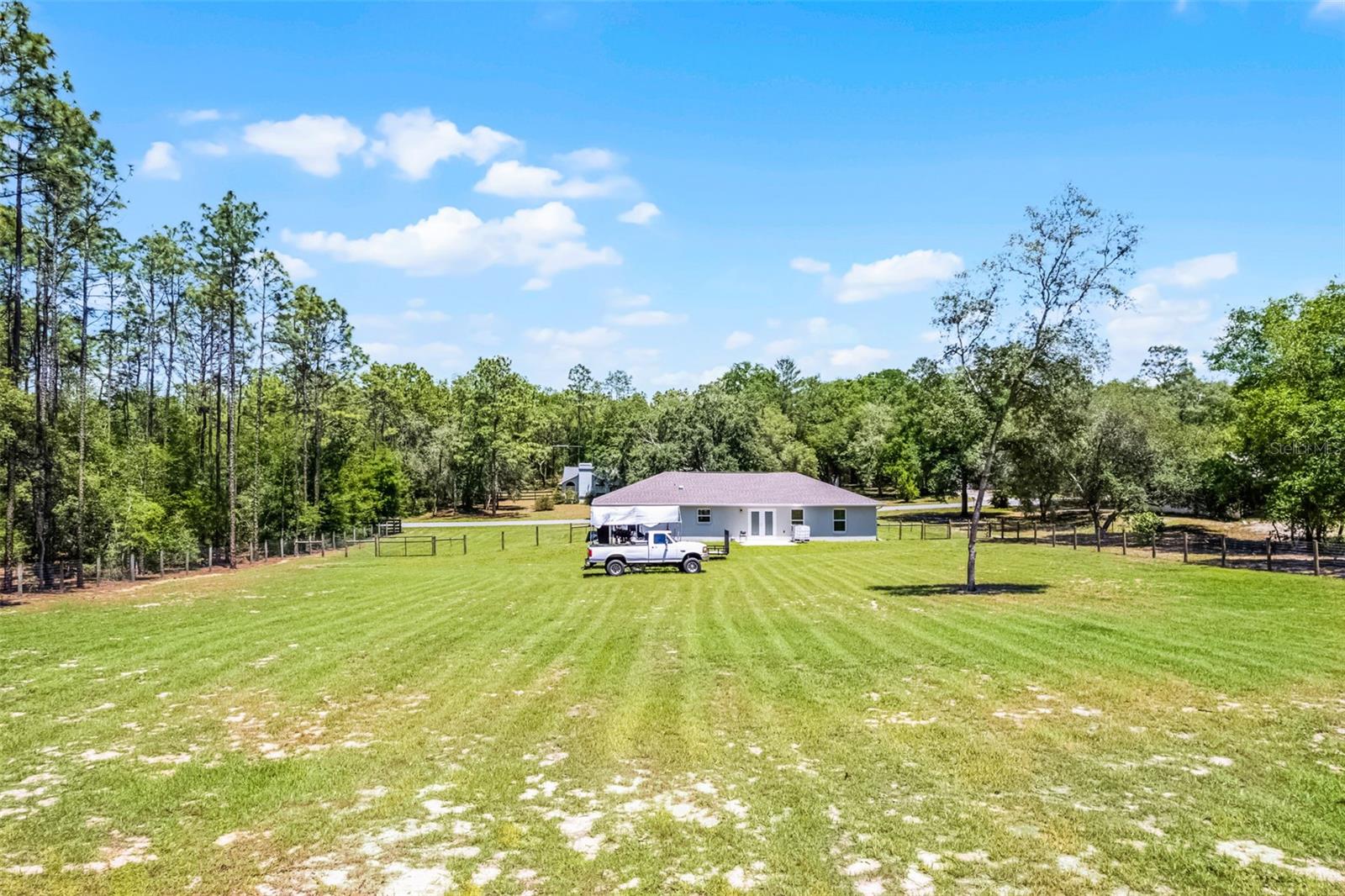 Listing photo id 29 for 12200 Gladiolus Point