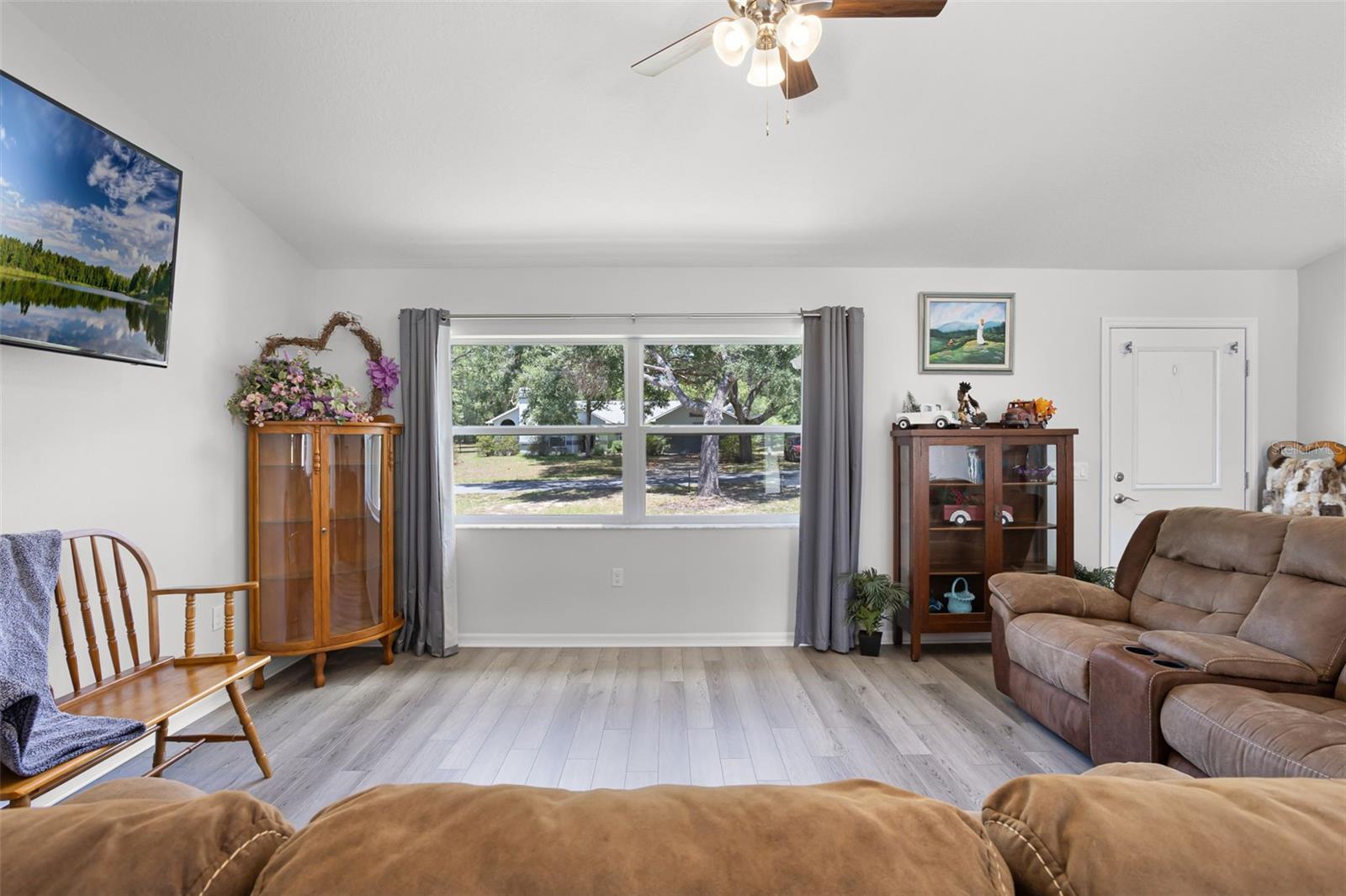 Listing photo id 4 for 12200 Gladiolus Point