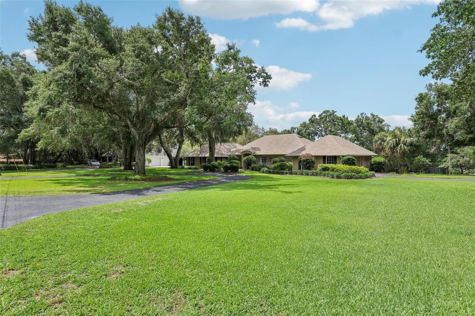 Image 3 of 70 For 1930 Country Club Road