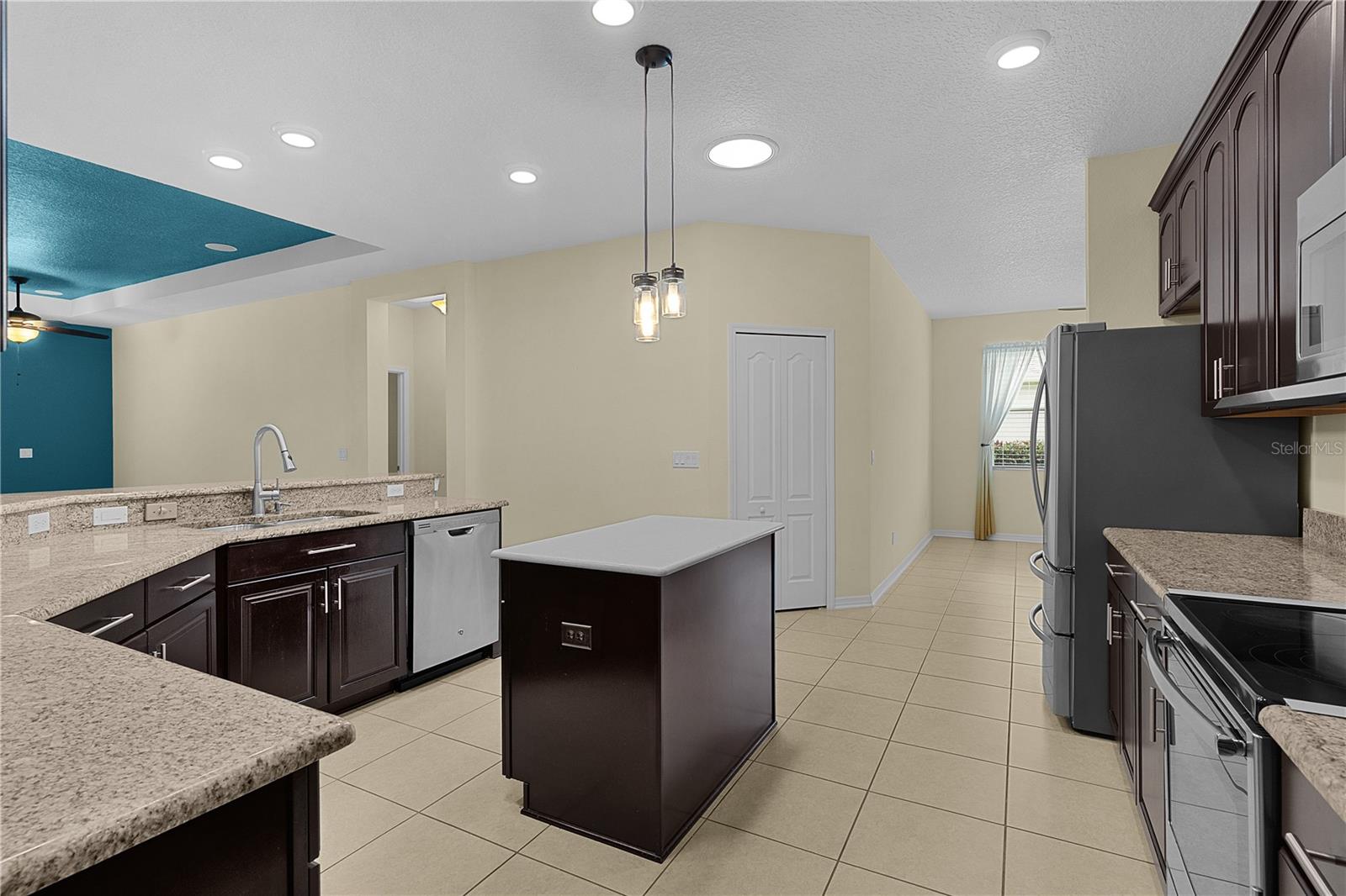 Image 15 of 58 For 2424 Plumadore Drive